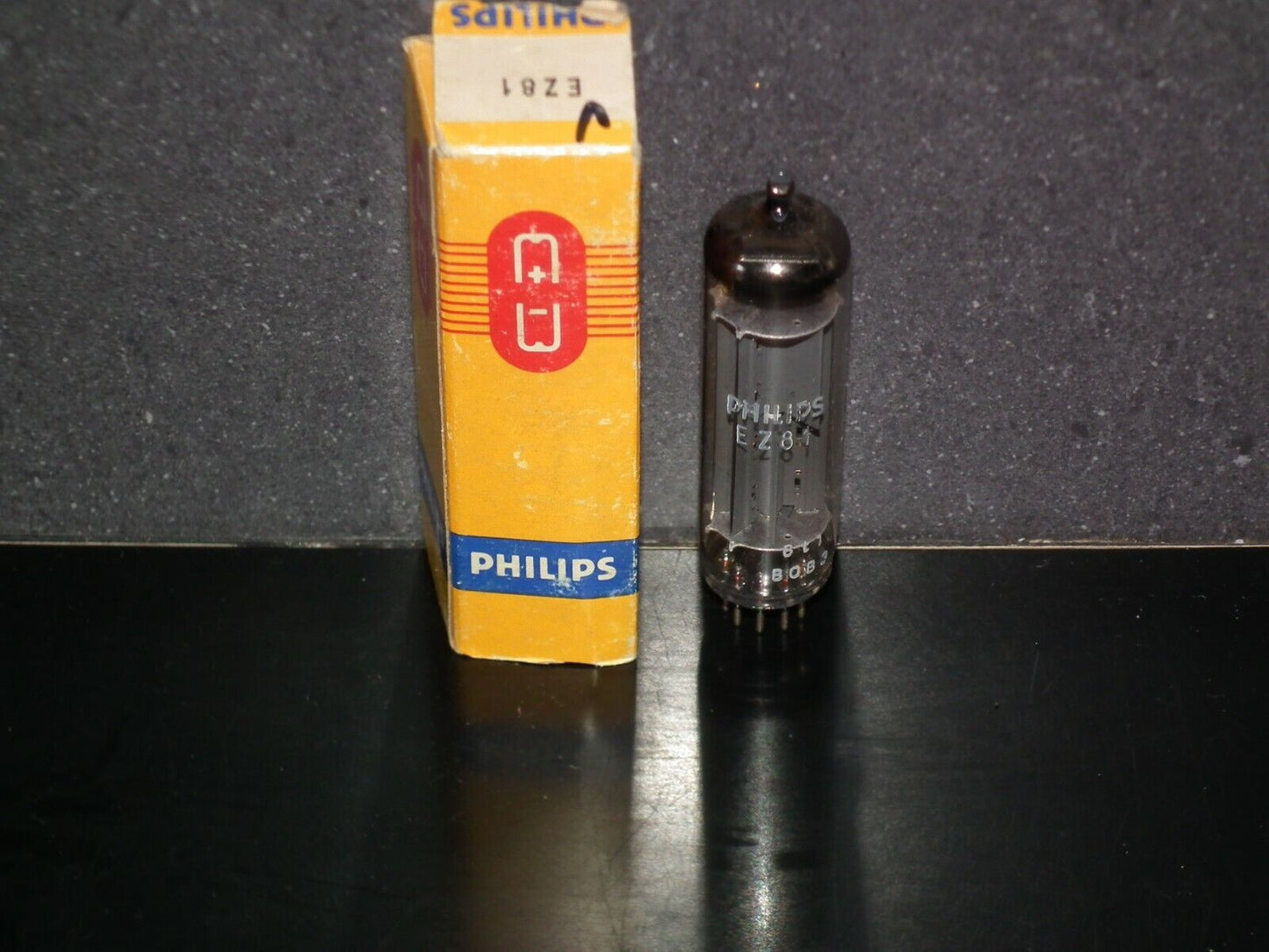 EZ81 Philips Mullard 6CA4 NOS NIB Blackburn tube plant
