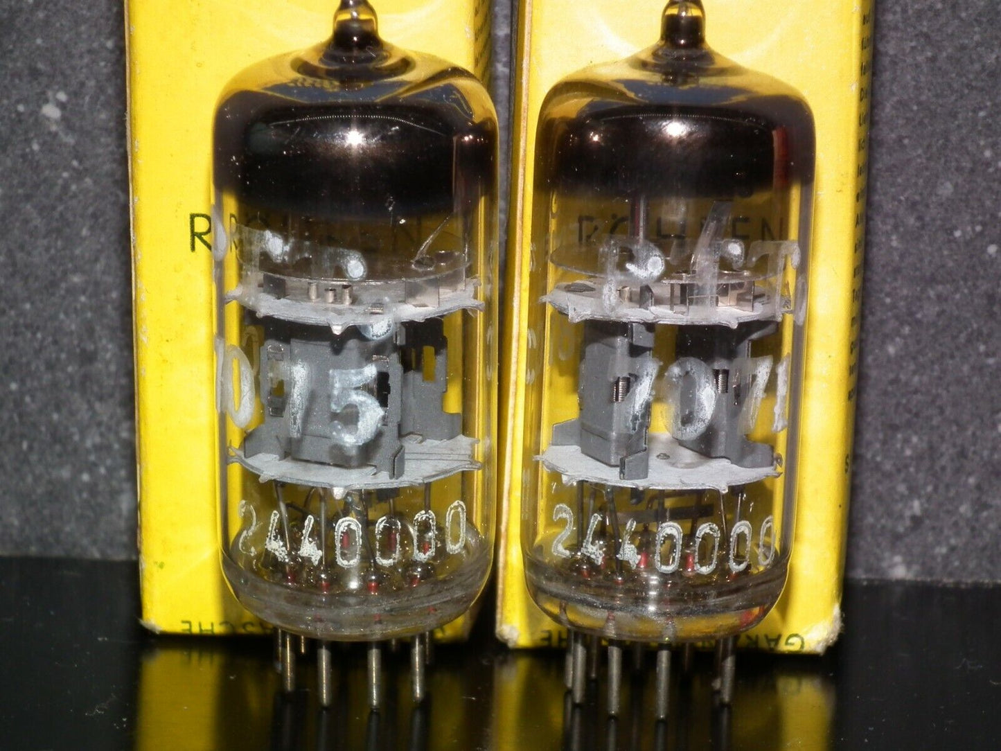 Telefunken ECC801S Matched pair, triple mica, Diamond bottom NOS NIB Siemens box