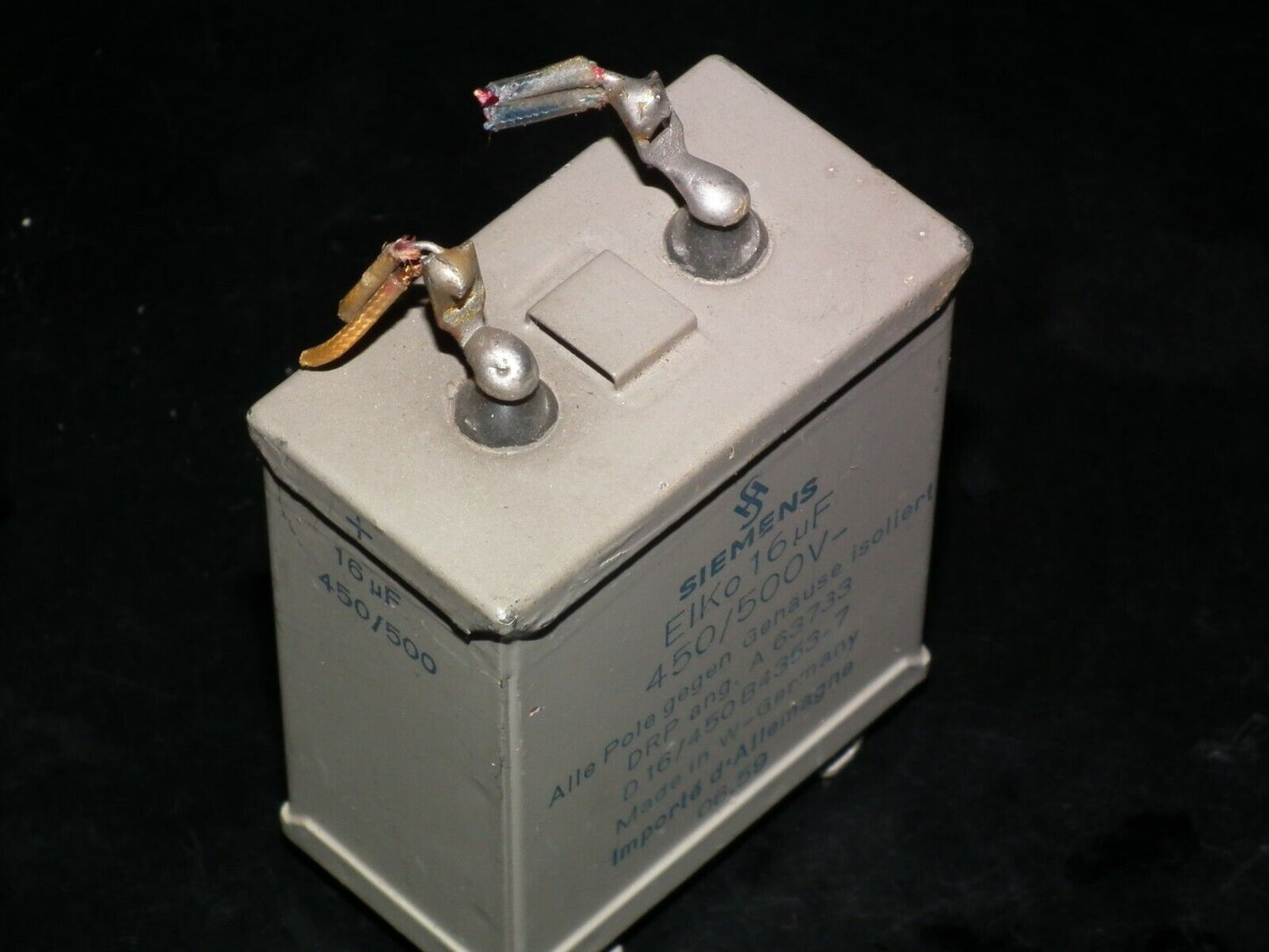 One vintage Siemens electrolytic capacitor 16uF / 500V Klangfilm glass end seal