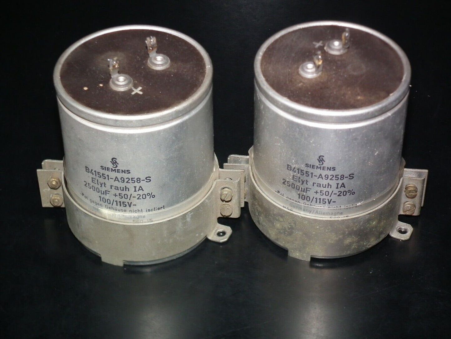 Two vintage Siemens electrolytic capacitors 2500uF / 115V Klangfilm October 1967