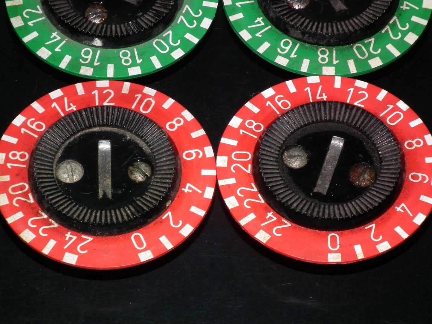 One (1 pcs) Vintage KNOB for 6mm shaft 0-24 Red Green Blue