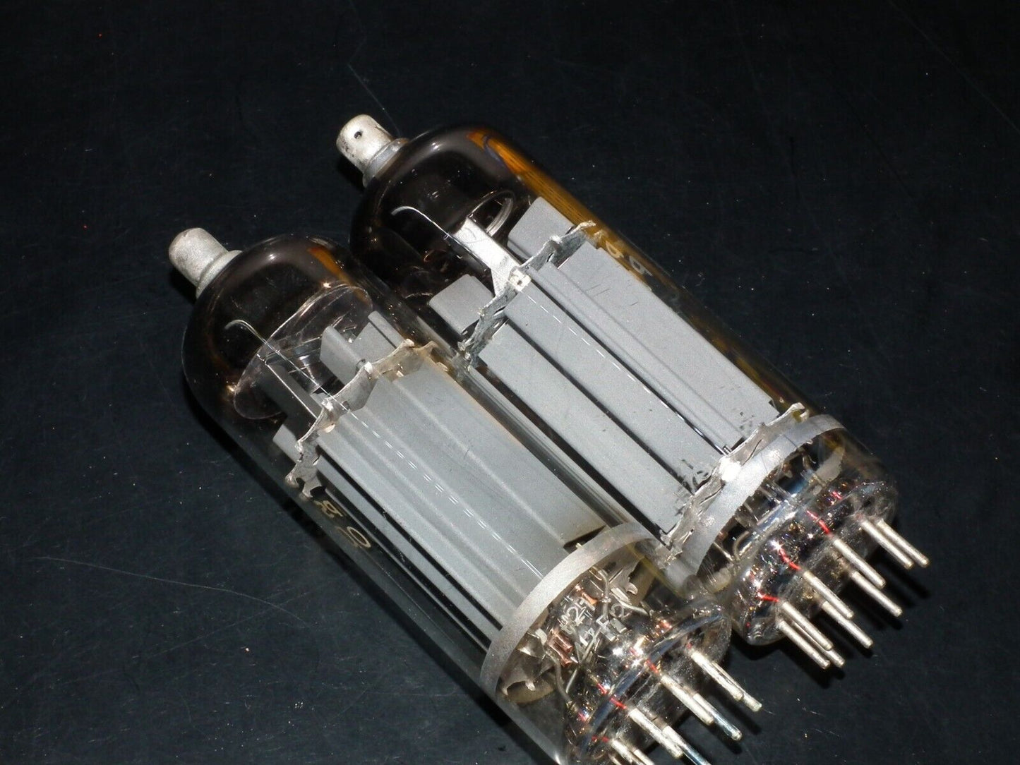 One (1 pcs) PL500 Philips Miniwatt NOS NIB RARE Early Version Heerlen Holland