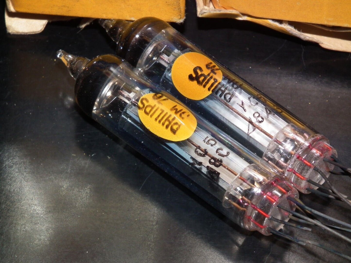 One (1 pcs) PHILIPS DM70 NOS NIB Tube Tuning Indicator Magic Eye DM 70