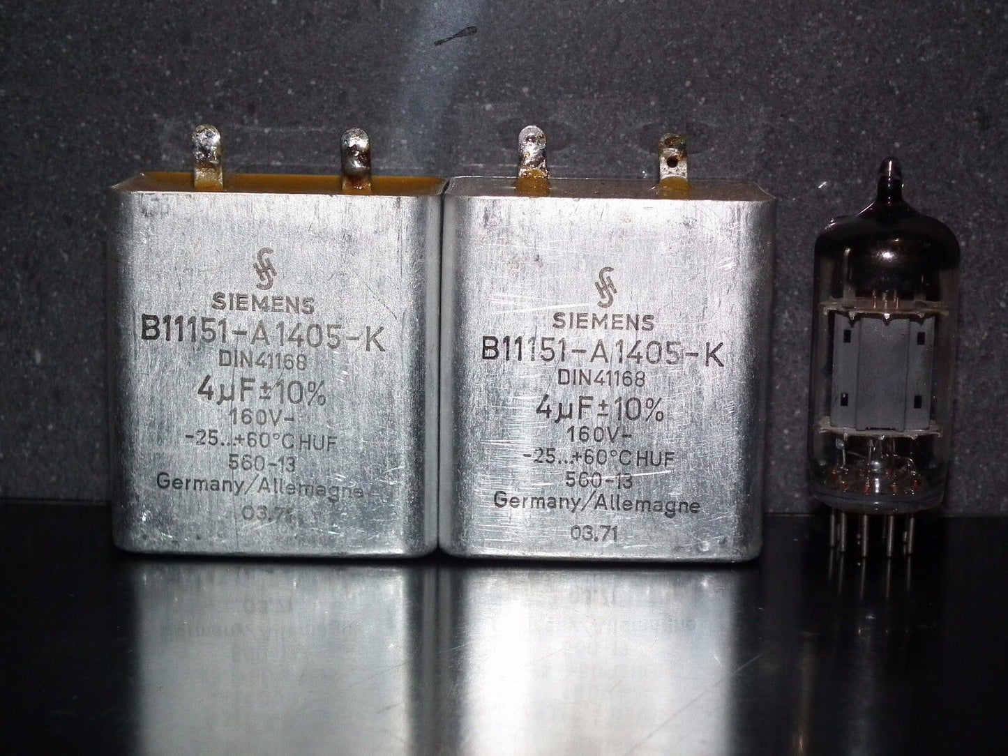 Two vintage Siemens PIO capacitors 4 uF 160V Klangfilm Made in Germany 1971 4mfd