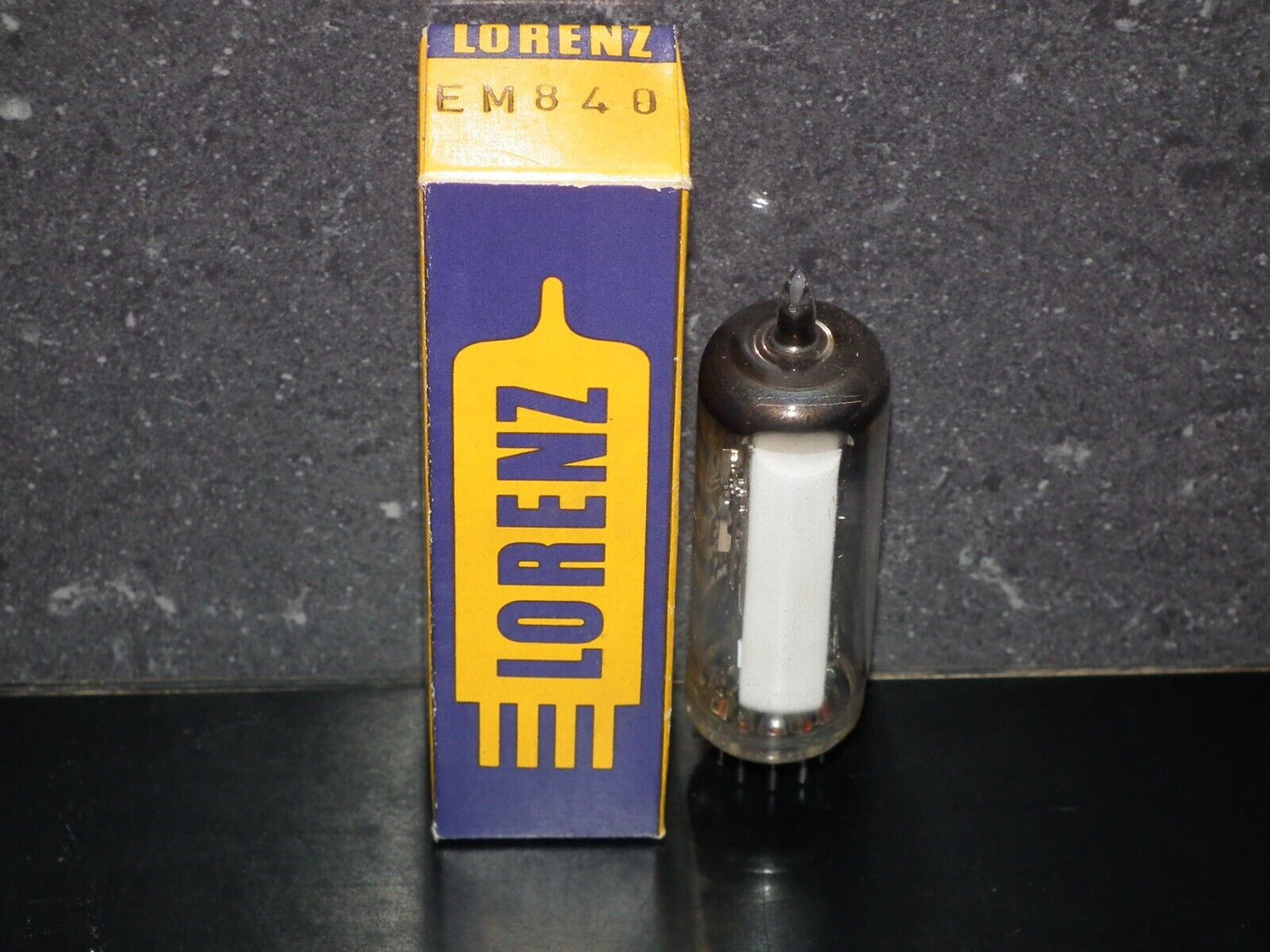 EM80 Lorenz Rare D Getter late 50s tuning eye tube Indicator NOS NIB