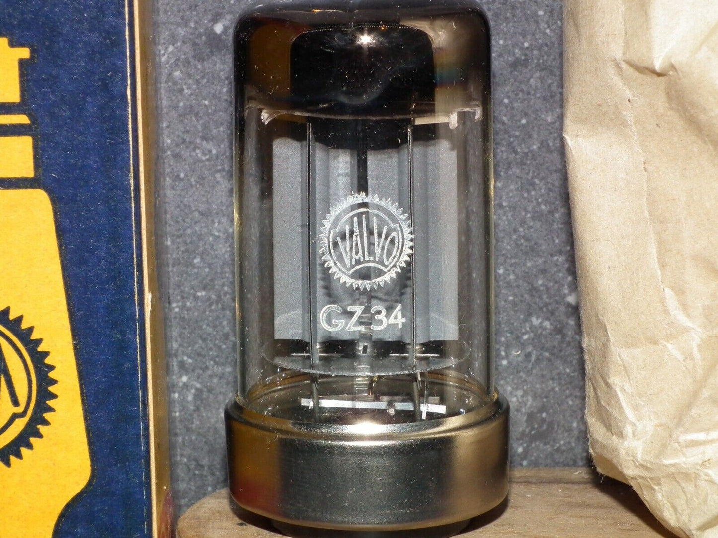 GZ34 Philips 5AR4 rectifier RARE Metal Base DD Getter NOS NIB 1955 branded Valvo
