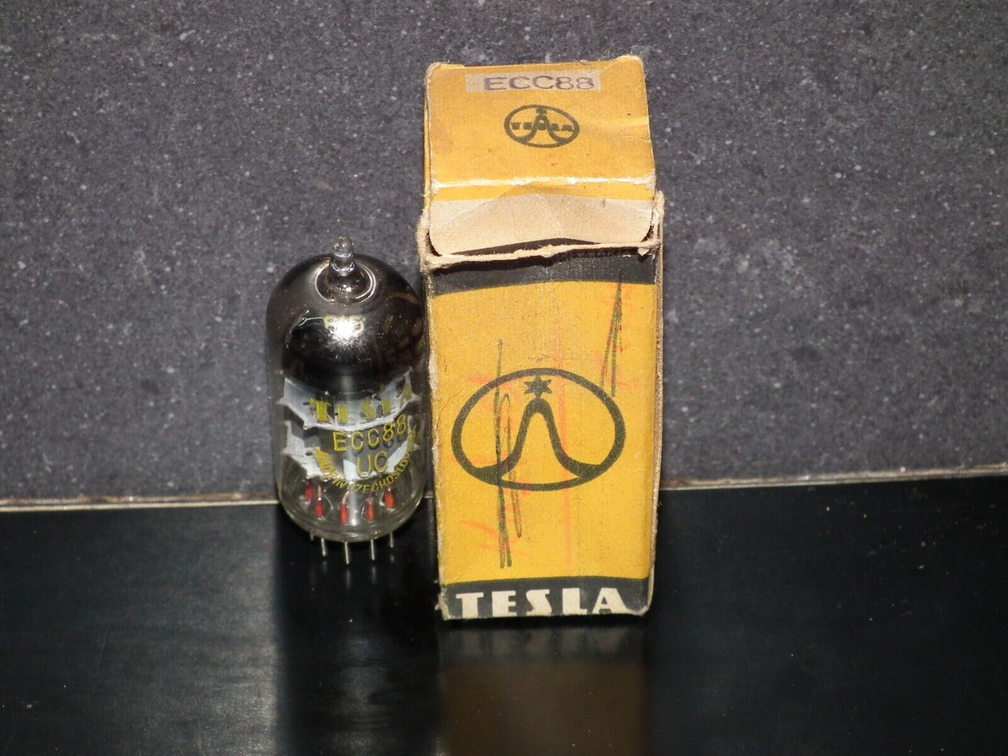ECC88 Tesla 6DJ8 Czechoslovakia NOS NIB Tested 100% UC Code Czechoslovakia