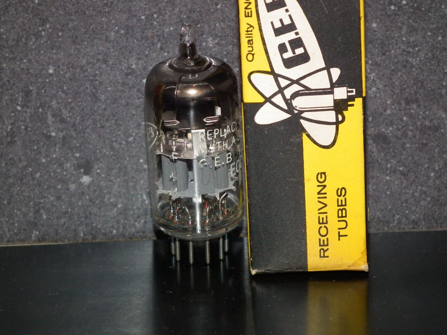 One (1 pcs) ECC88 Siemens 6DJ8 RARE Gray Shield Dual Stage Getter Rebranded GEB