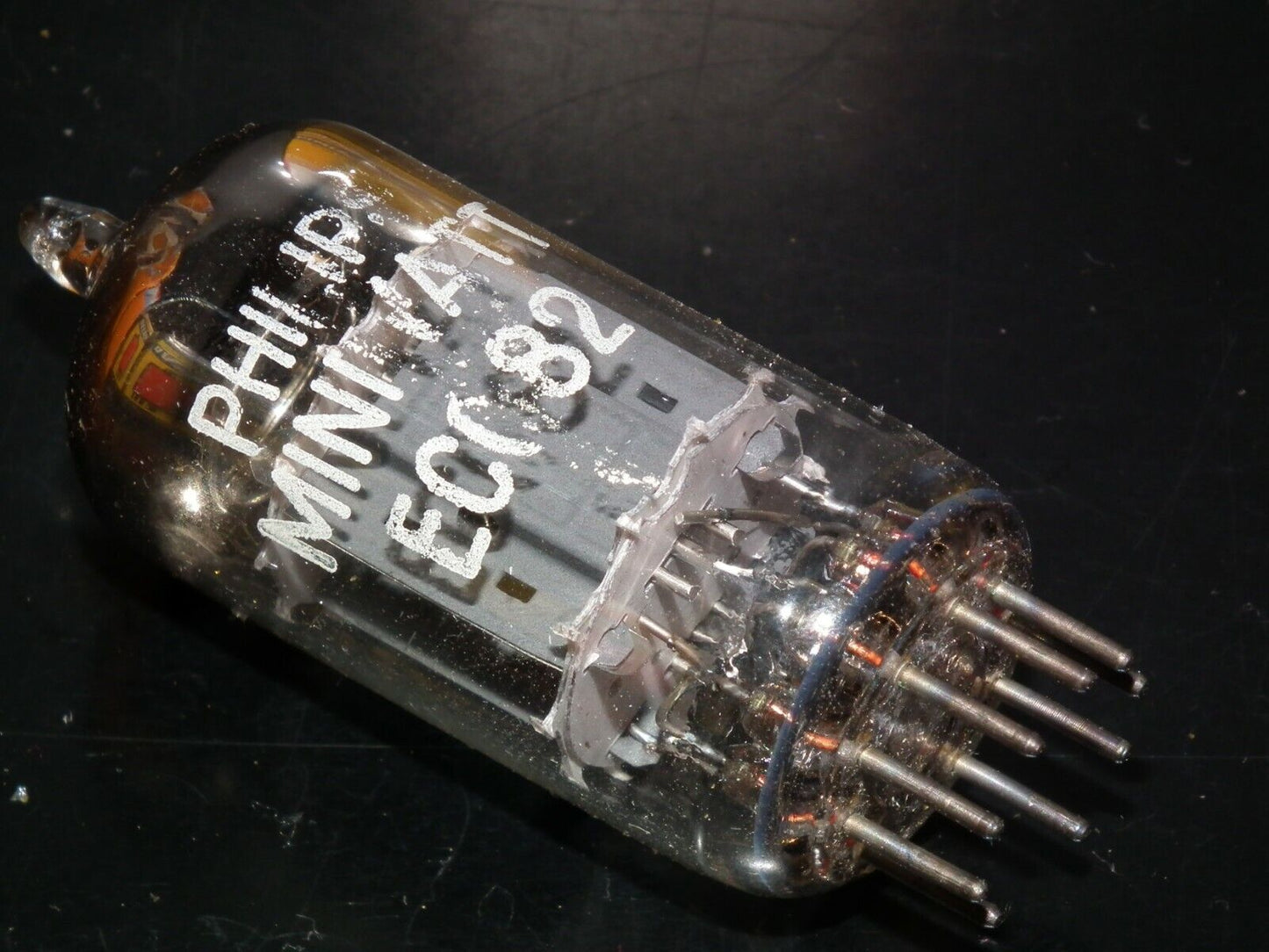 ECC82 12AU7 Philips Heerlen 1965 Delta codes NOS NIB strong, balanced sections