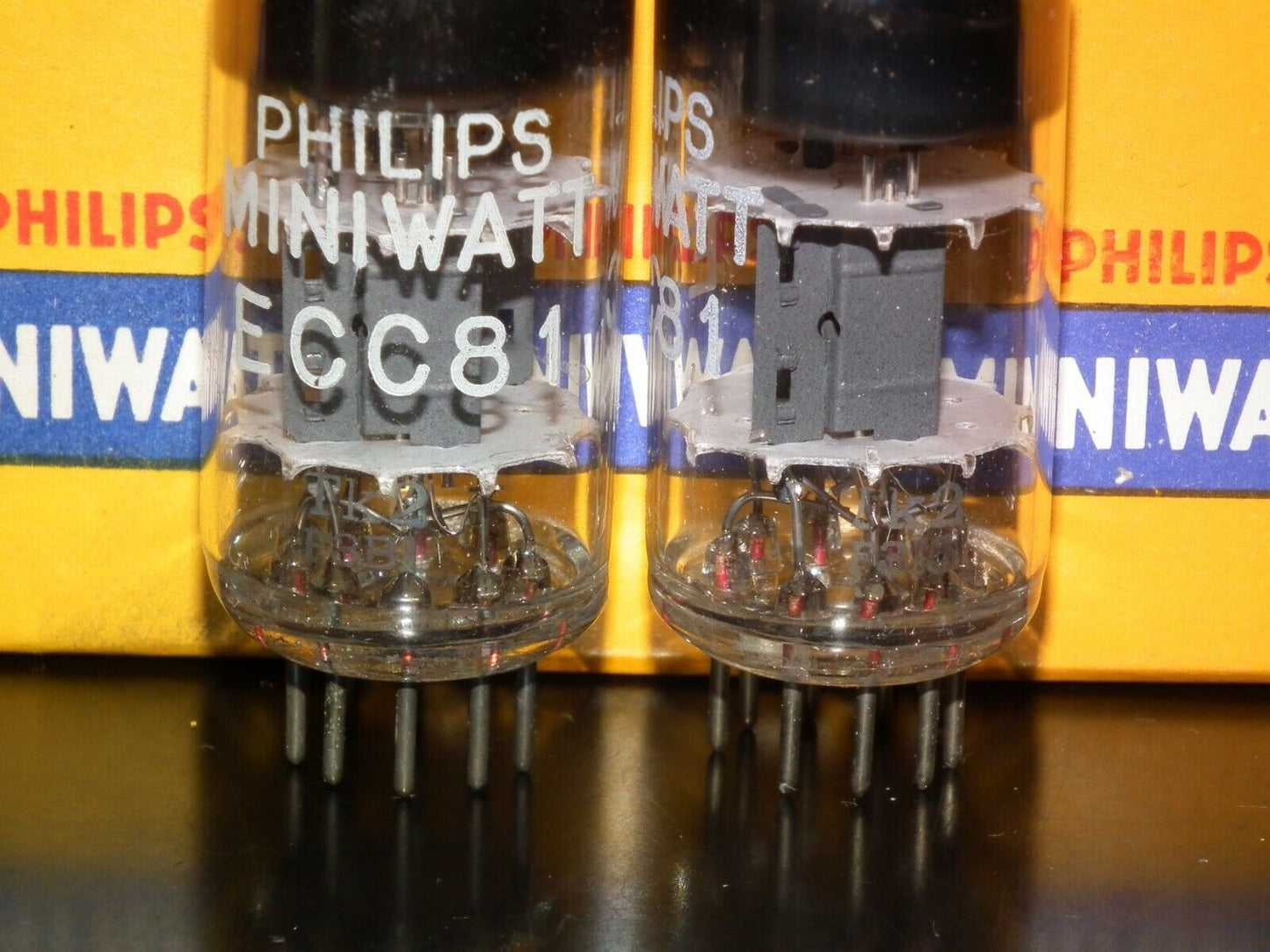 One (1 pcs) Philips ECC81 (12AT7) NOS NIB Tk2 Big Ring Getter 1963