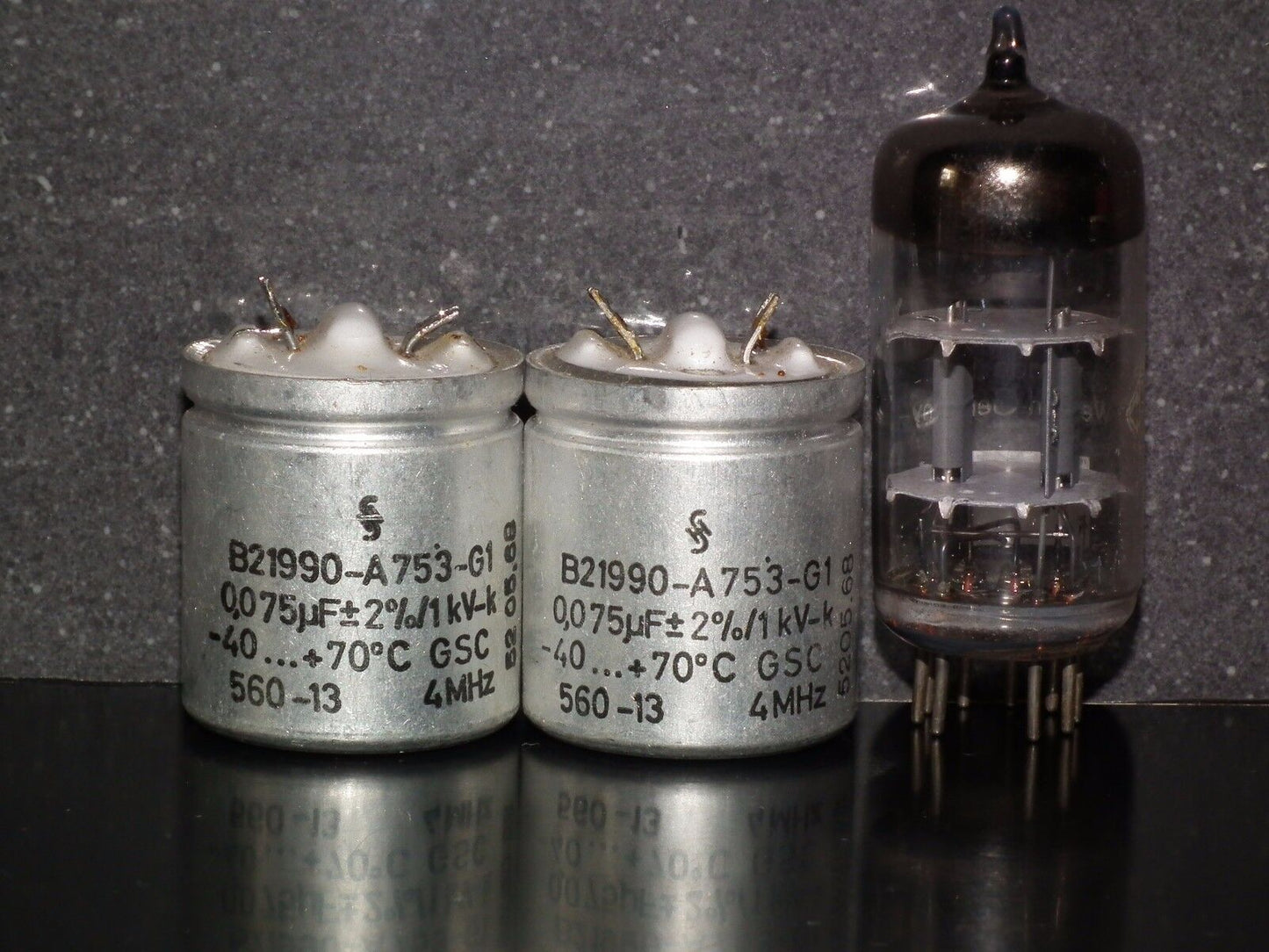 Two vintage Sikatrop Capacitors 0.075mfd / 1KV Siemens Klangfilm Hi End 75nF 1KV