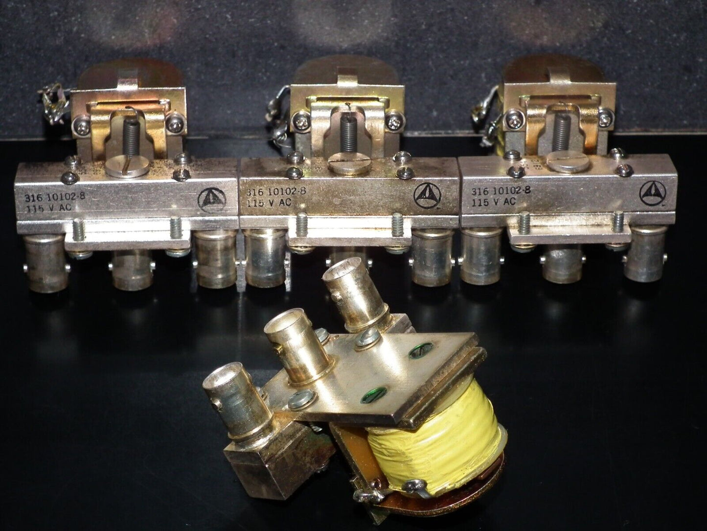 Amphenol 316-10102-8 - SPDT RF Coaxial Relay BNC Connectors 115VAC Used Tested