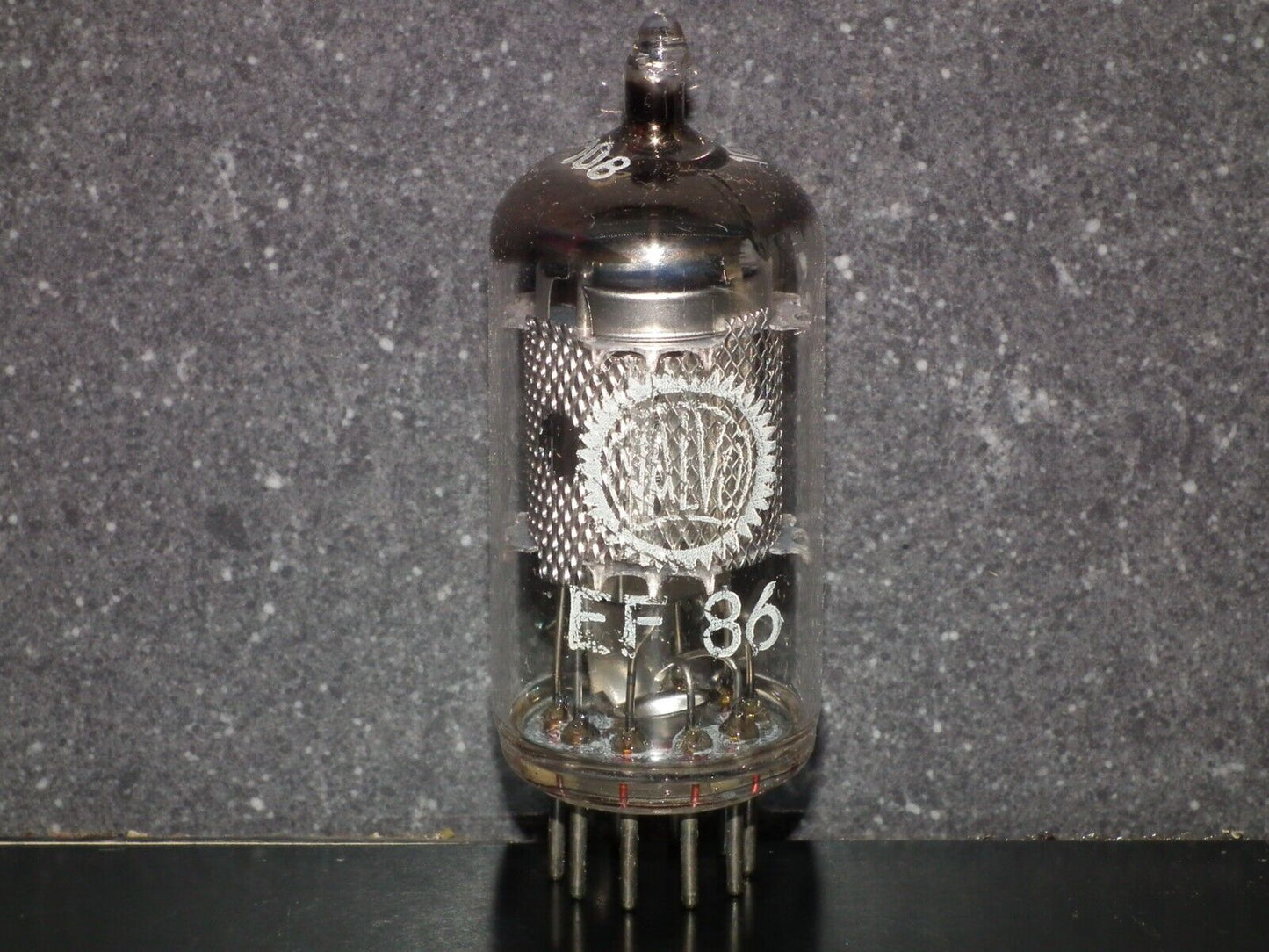EF86 Valvo 6267 NOS NIB Original White Box Mesh anode, early 60s, low noise