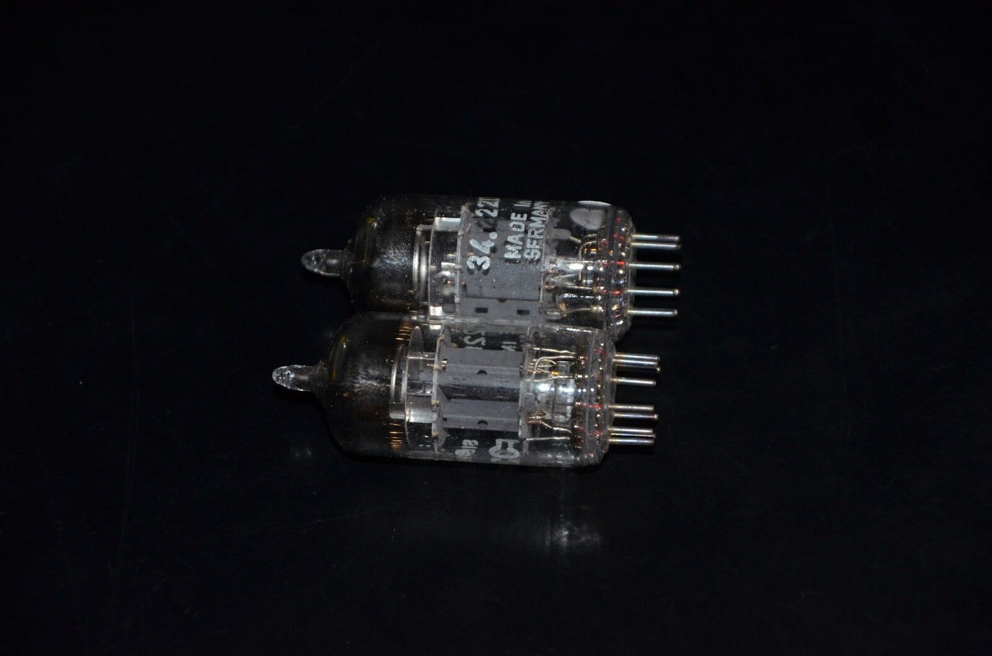 Siemens & Halske E81CC ECC801S 6201 ECC81 12AT7 NOS (triple mica, West Germany)