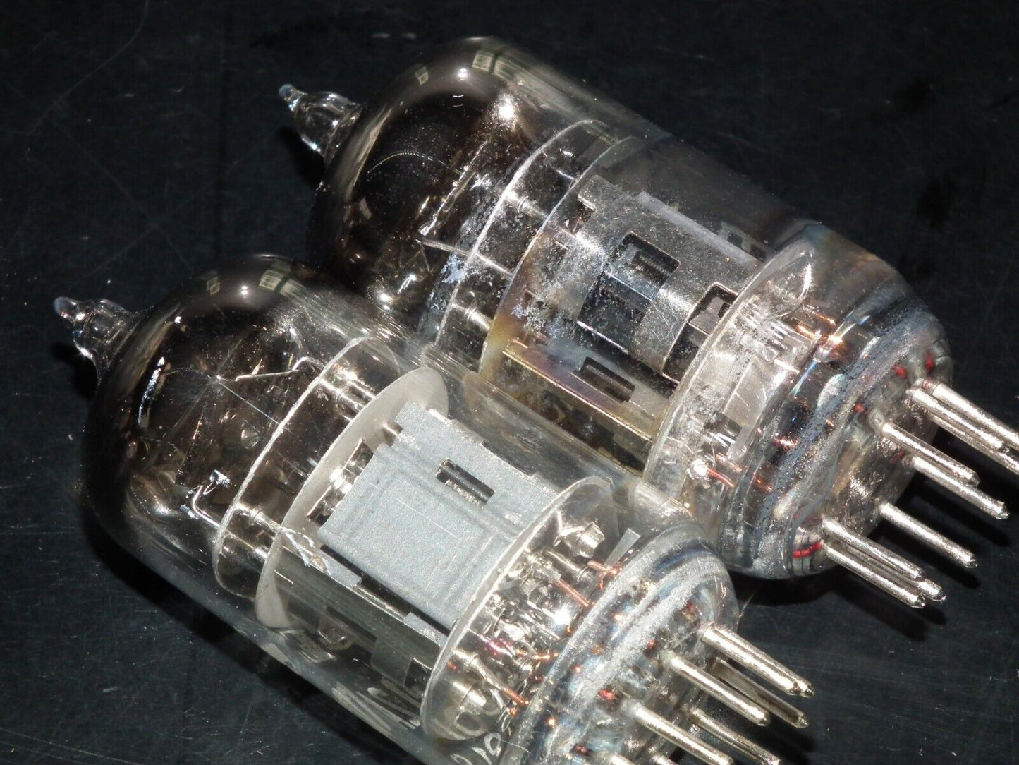 ONE (1 tube) ECC83 12AX7 Hoges NOS in original box 1995