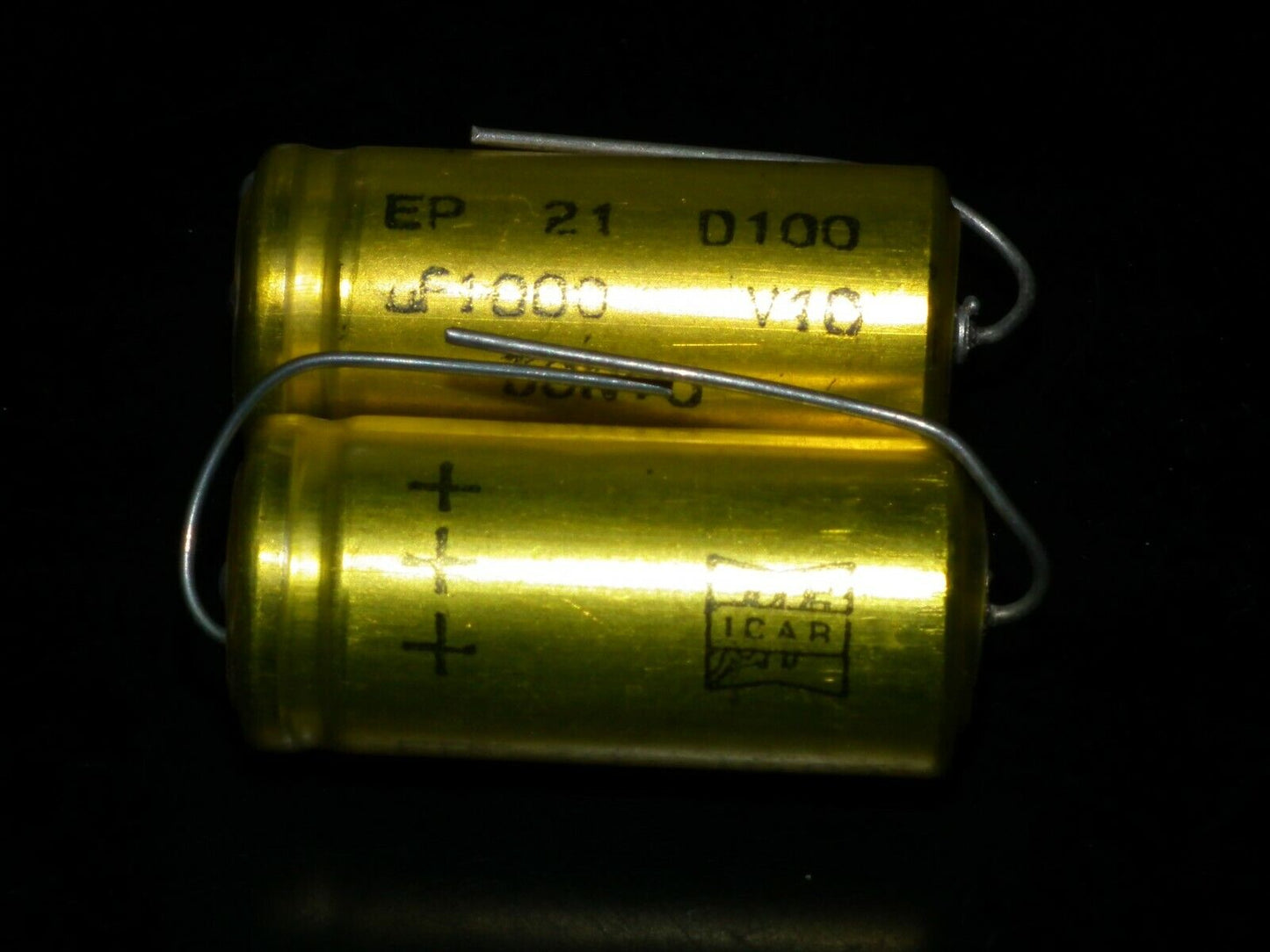 Two vintage ICAR Italy electrolytic capacitors 1000uF / 10V 60s 1000mfd