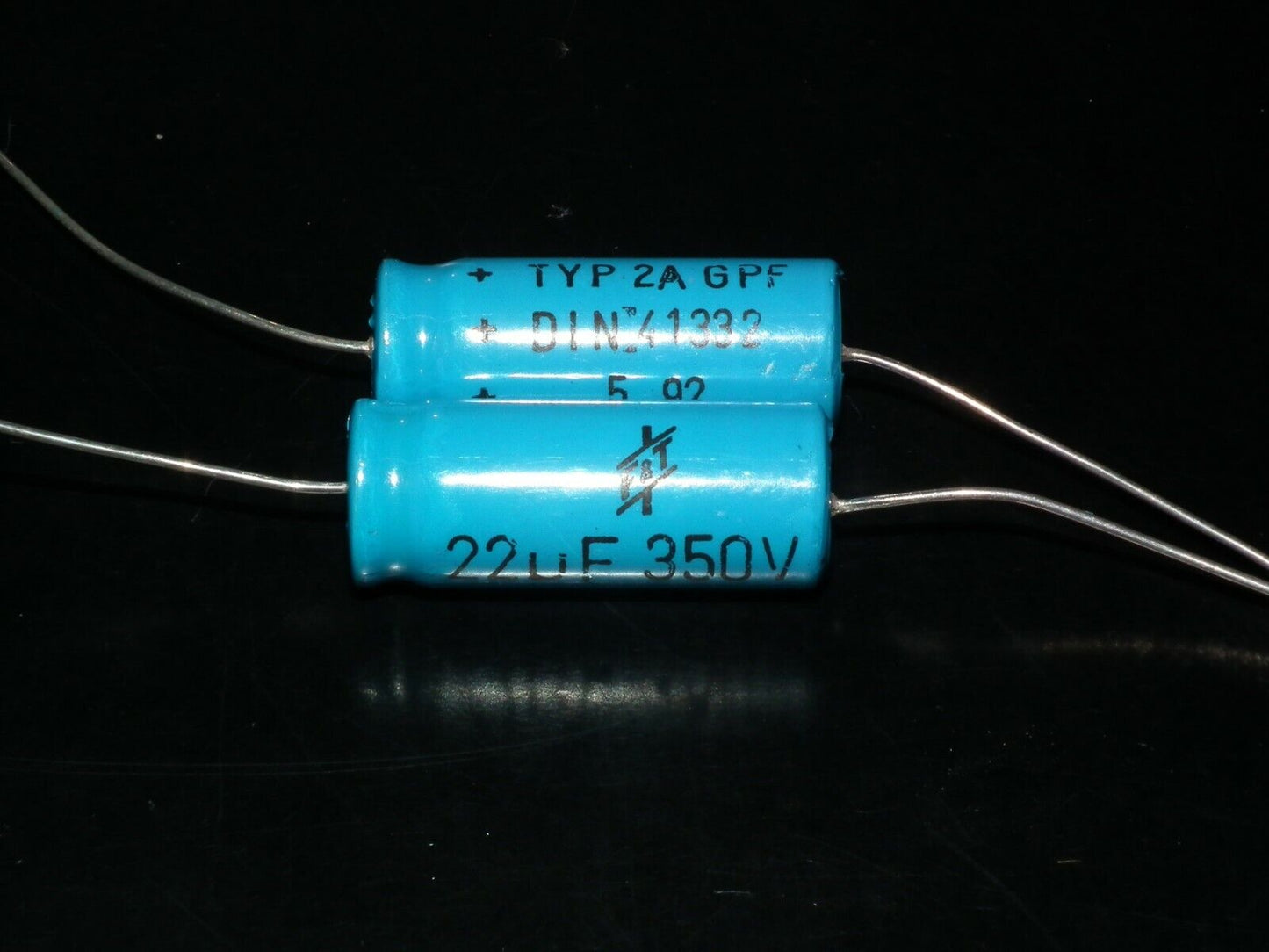 Two vintage NOS F&T electrolytic capacitors 22uF 350V Made in West Germany 70s