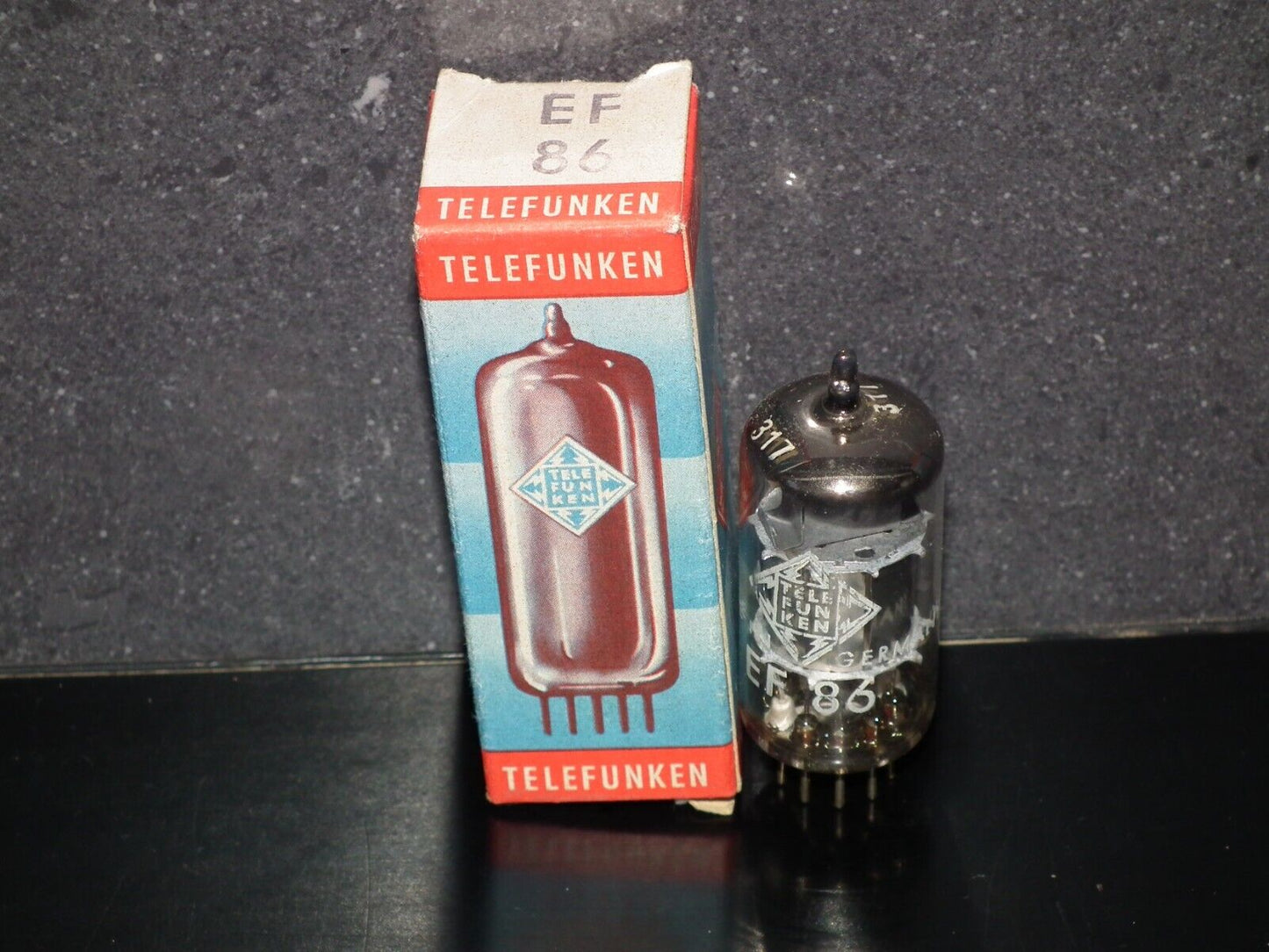 One (1 pcs) EF86 Telefunken 6267 NOS NIB Tested 100% Low Noise No Microphonics