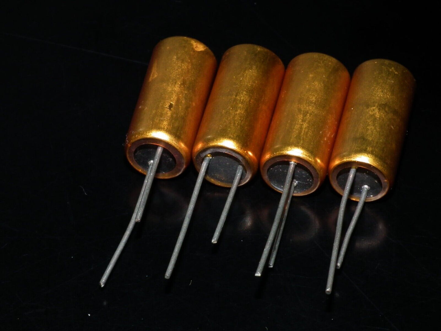 Four vintage NOS electrolytic capacitors 470uF 16V ROE Gold Serie Germany 470mfd