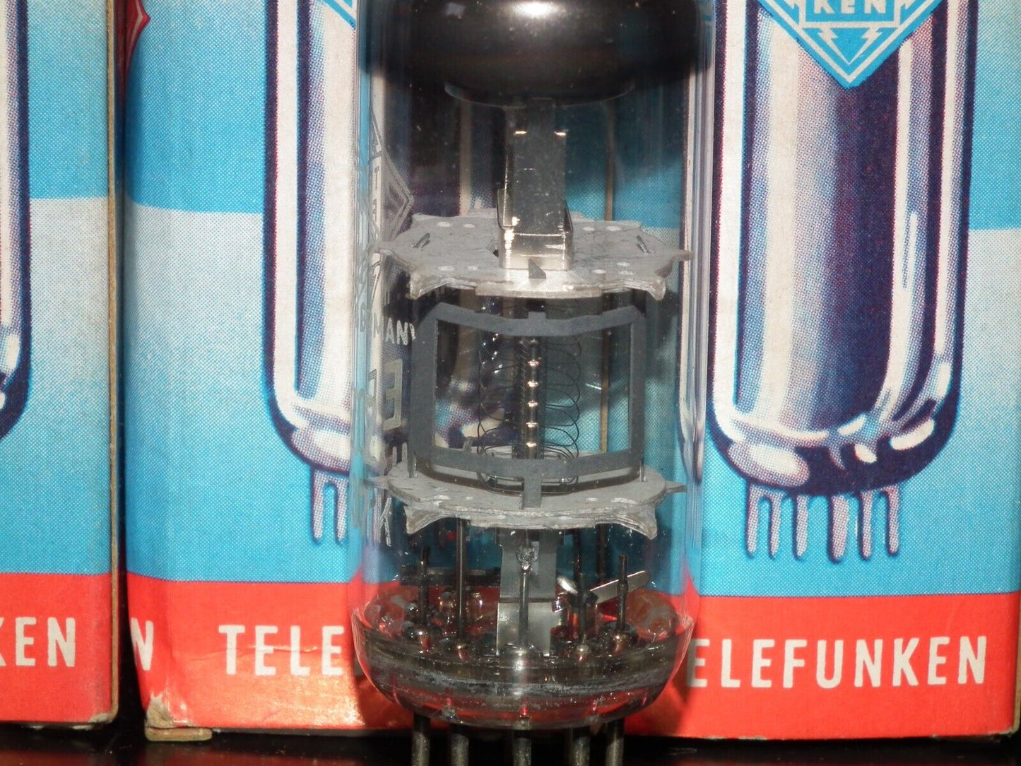 EF802 Telefunken Diamond Bottom NOS NIB (~EF800) Microphone Low Noise Pentode