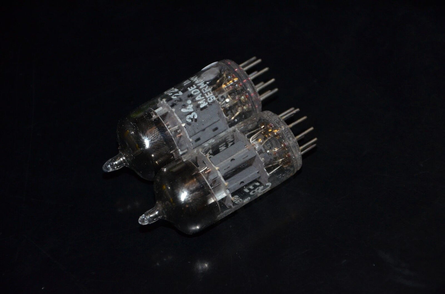 Siemens & Halske E81CC ECC801S 6201 ECC81 12AT7 NOS (triple mica, West Germany)