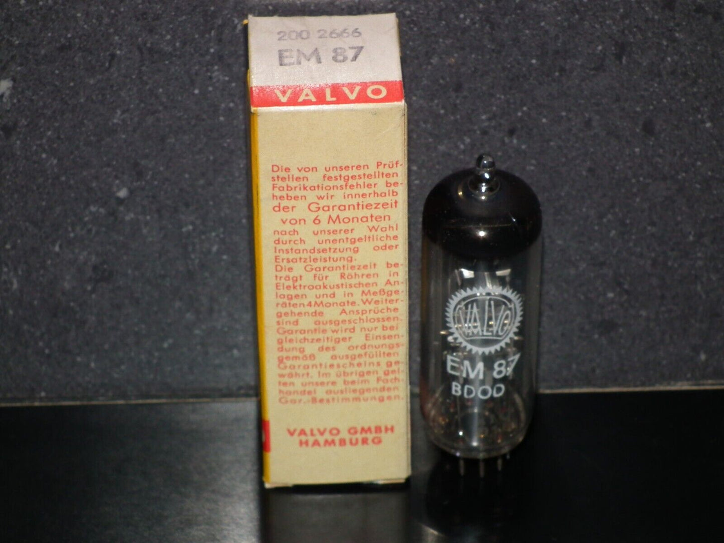 One (1 pcs) EM87 Valvo NOS NIB Tuning Indicator Tube Magic Eye