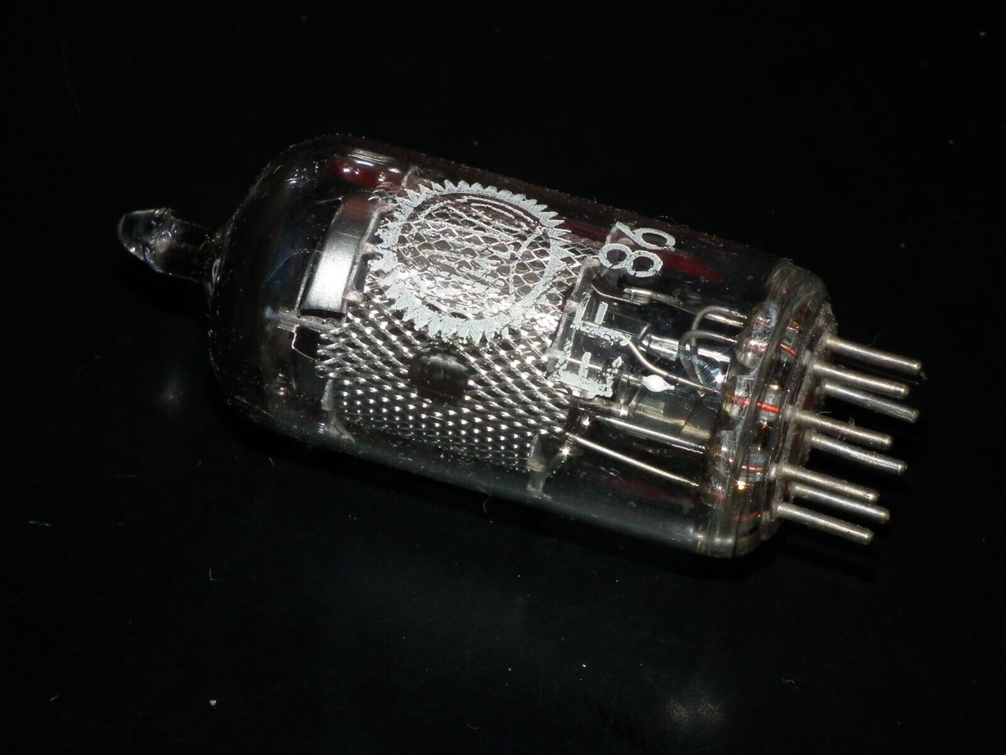 EF86 Valvo 6267 NOS NIB Original White Box Mesh anode, early 60s, low noise