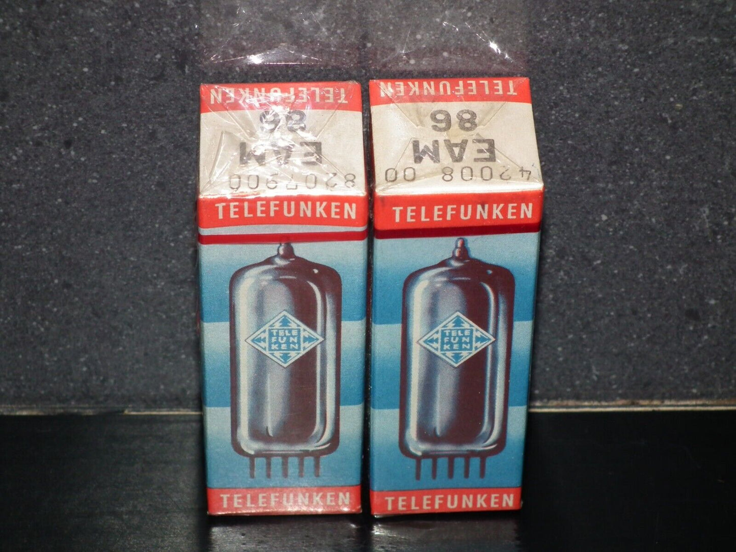 One (1 pcs) EAM86 Telefunken diamond bottom 6GX8 NOS NIB Sealed Boxes