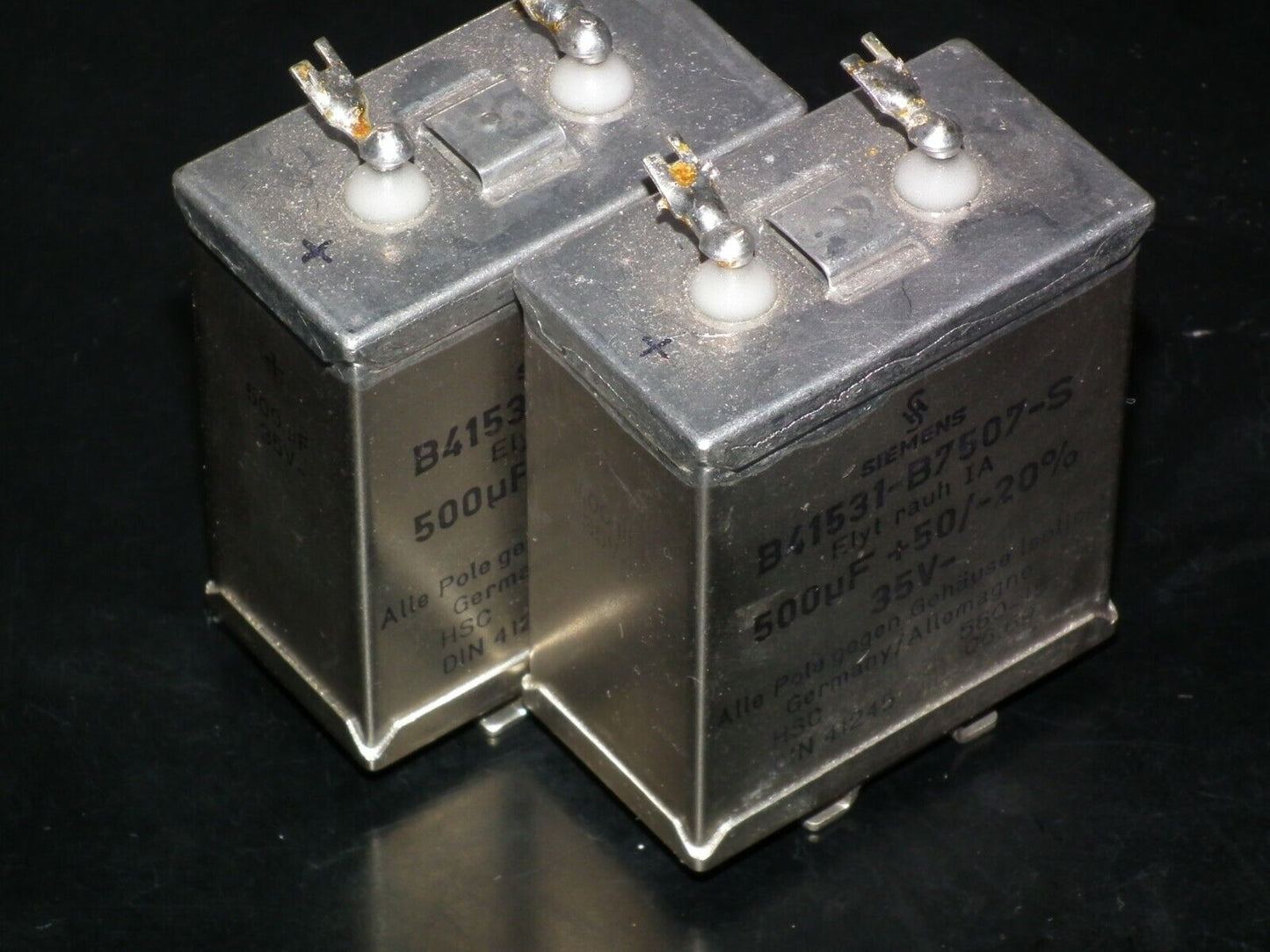 Two vintage Siemens electrolytic capacitors 500uF / 35V Klangfilm glass end seal