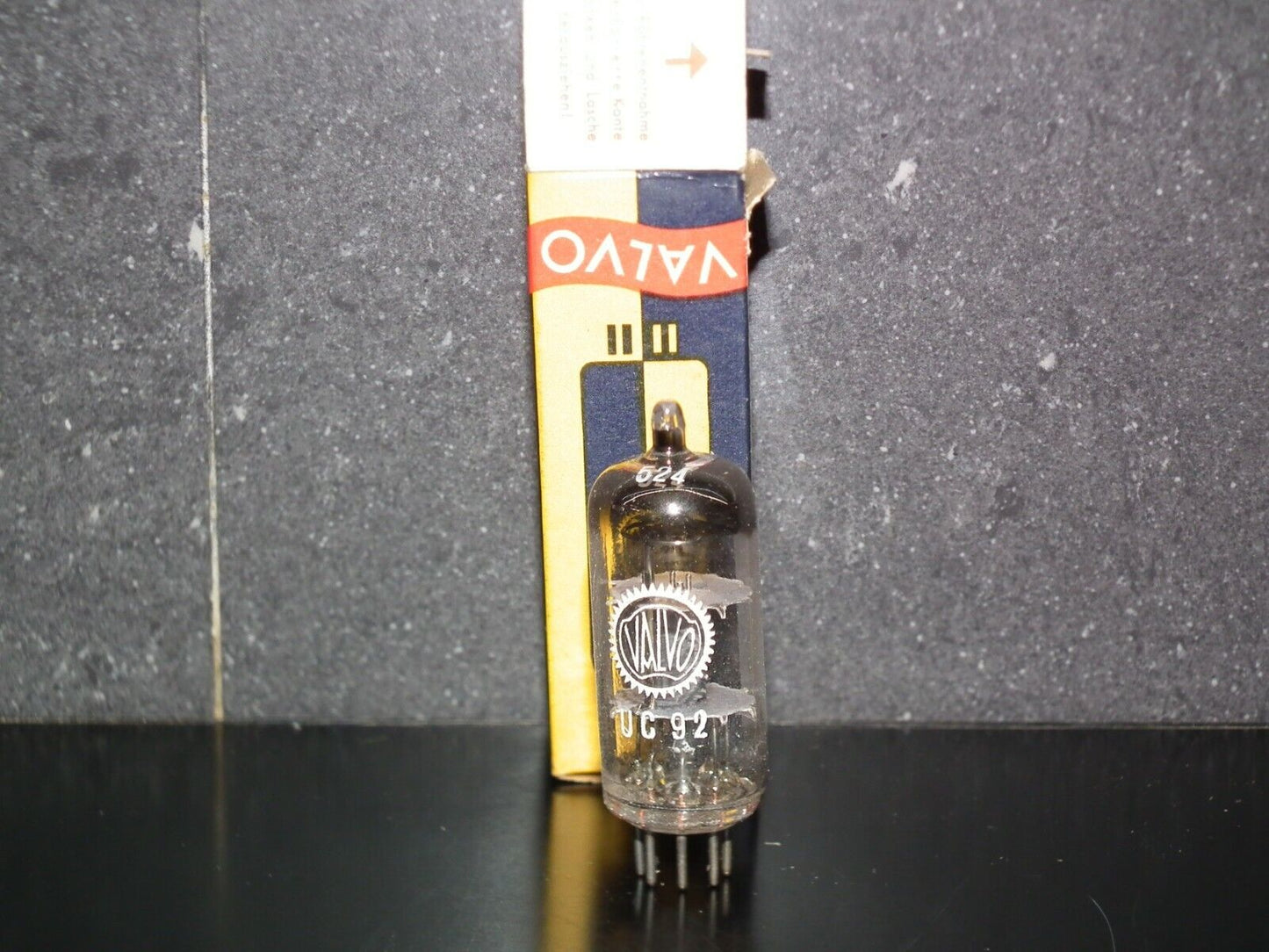UC92 Valvo NOS NIB Rare D GETTER Microphone preamp 9AB4