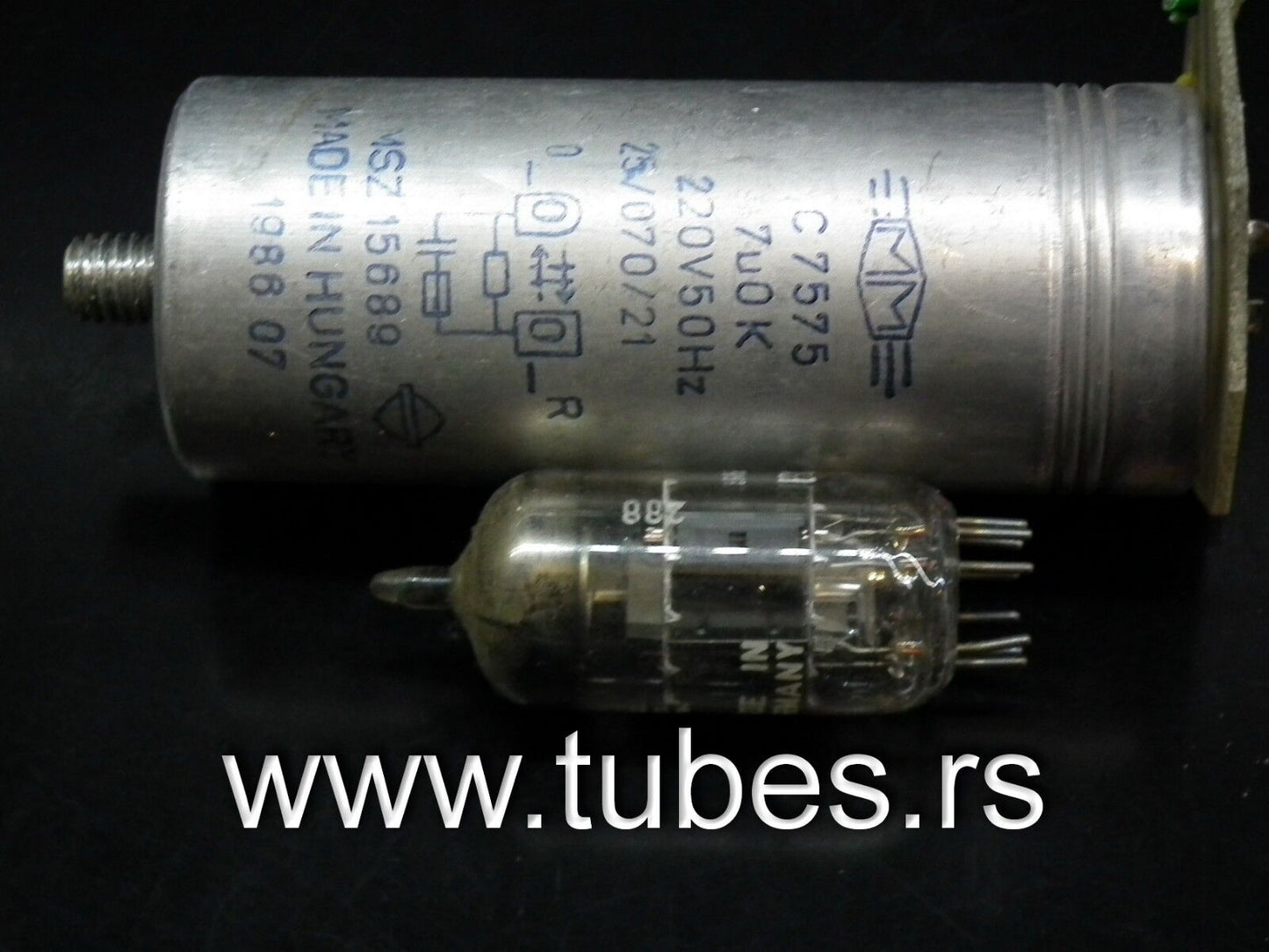 One vintage RC PIO capacitor 7uF 220V Made in Hungary in 1986