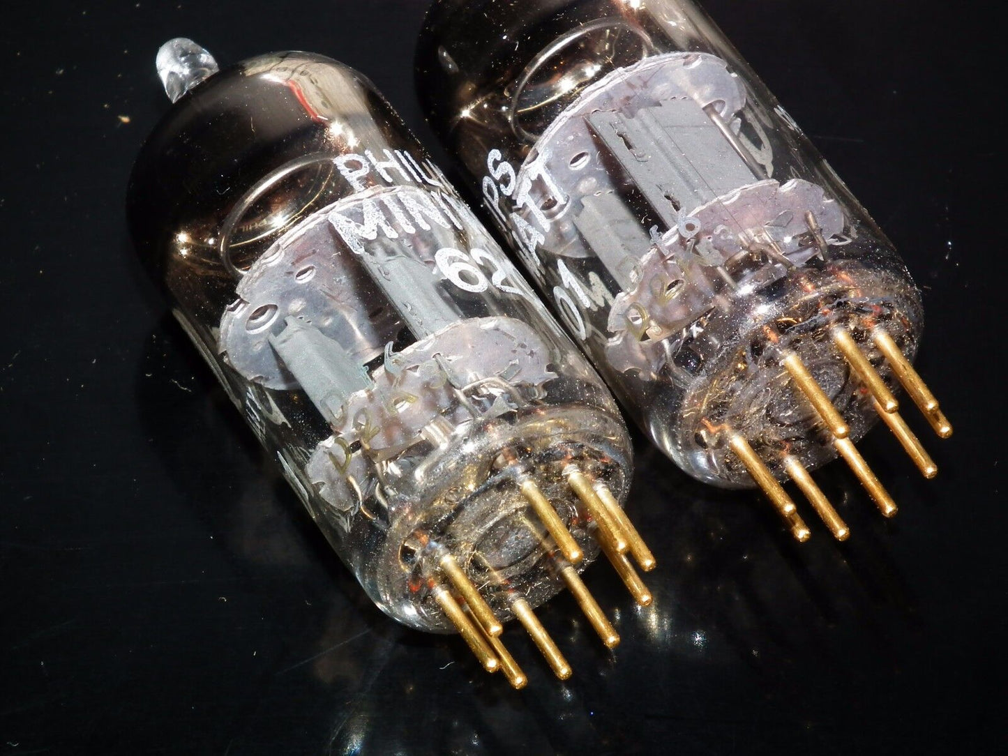 Philips 6201 ECC81 12AT7 E81CC NOS matched pair Made by Valvo 1962 Gold Pins