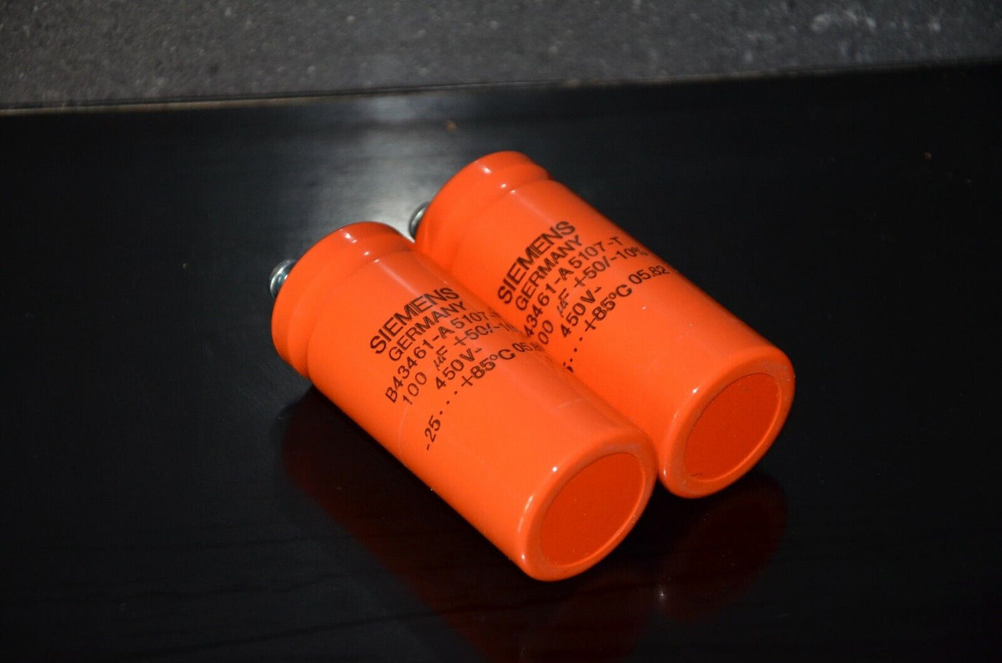 Two vintage NOS electrolytic capacitors 100uF 450V Siemens Germany (screw term.)