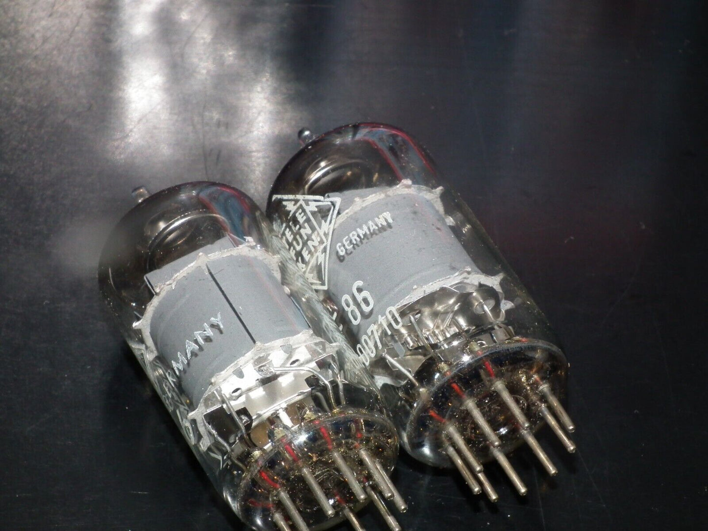 One (1 pcs) EF86 Telefunken 6267 NOS NIB Tested 100% Low Noise No Microphonics