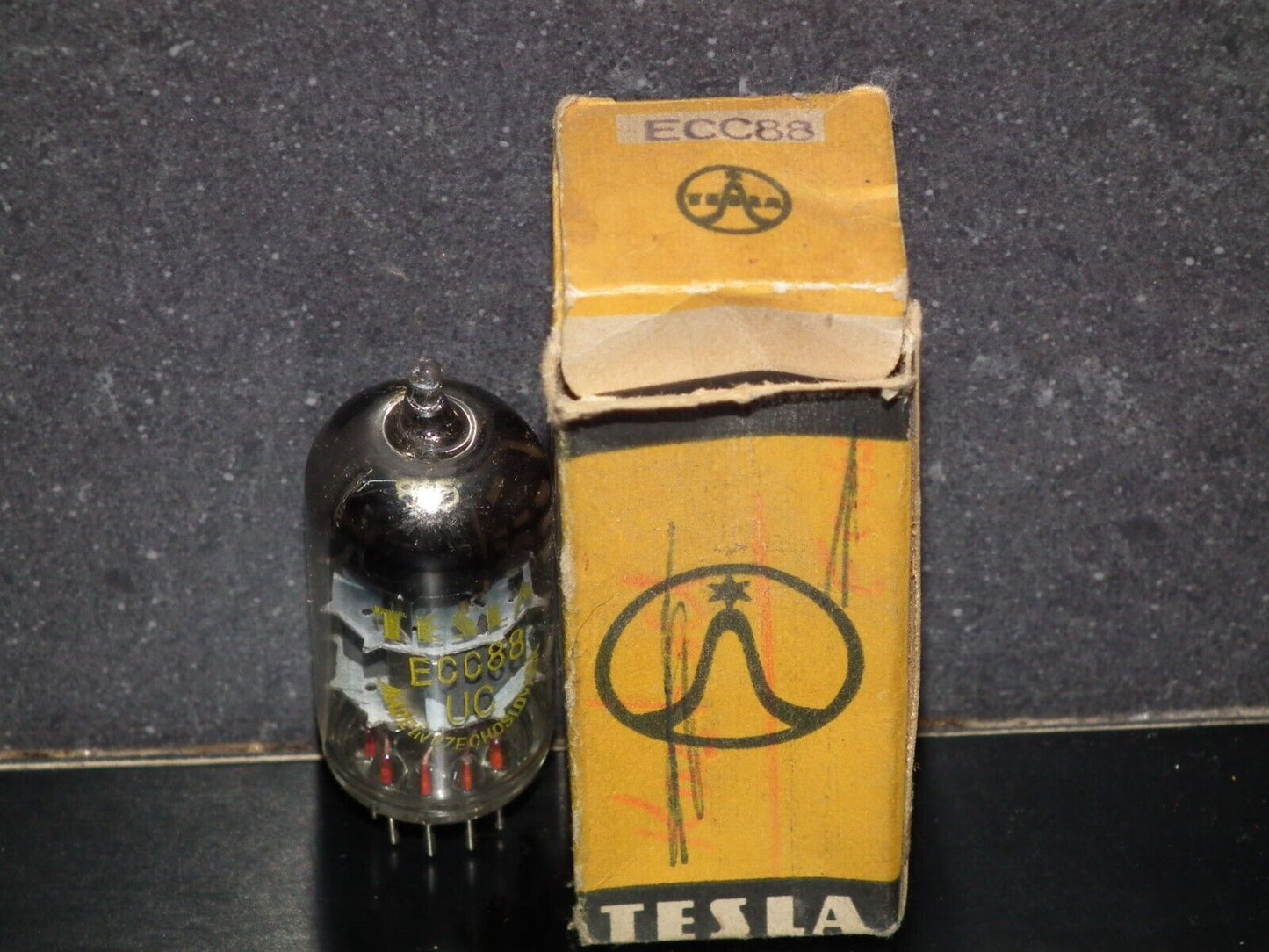 ECC88 Tesla 6DJ8 Czechoslovakia NOS NIB Tested 100% UC Code Czechoslovakia