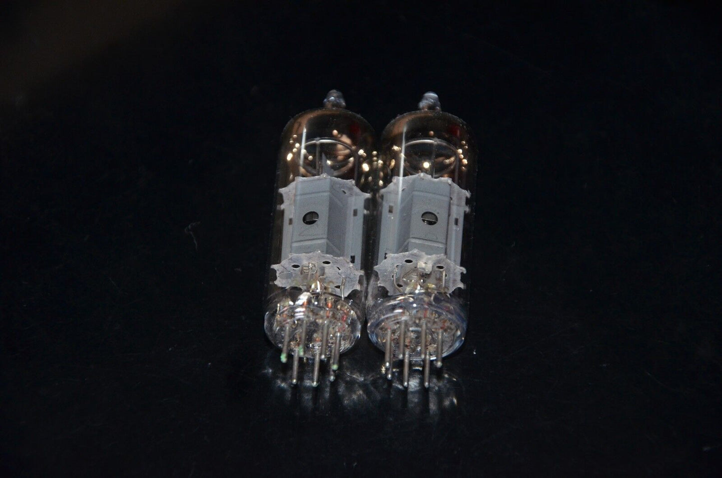 EL95 6DL5 EI Yugoslavia NOS D1 code (Philips construction)