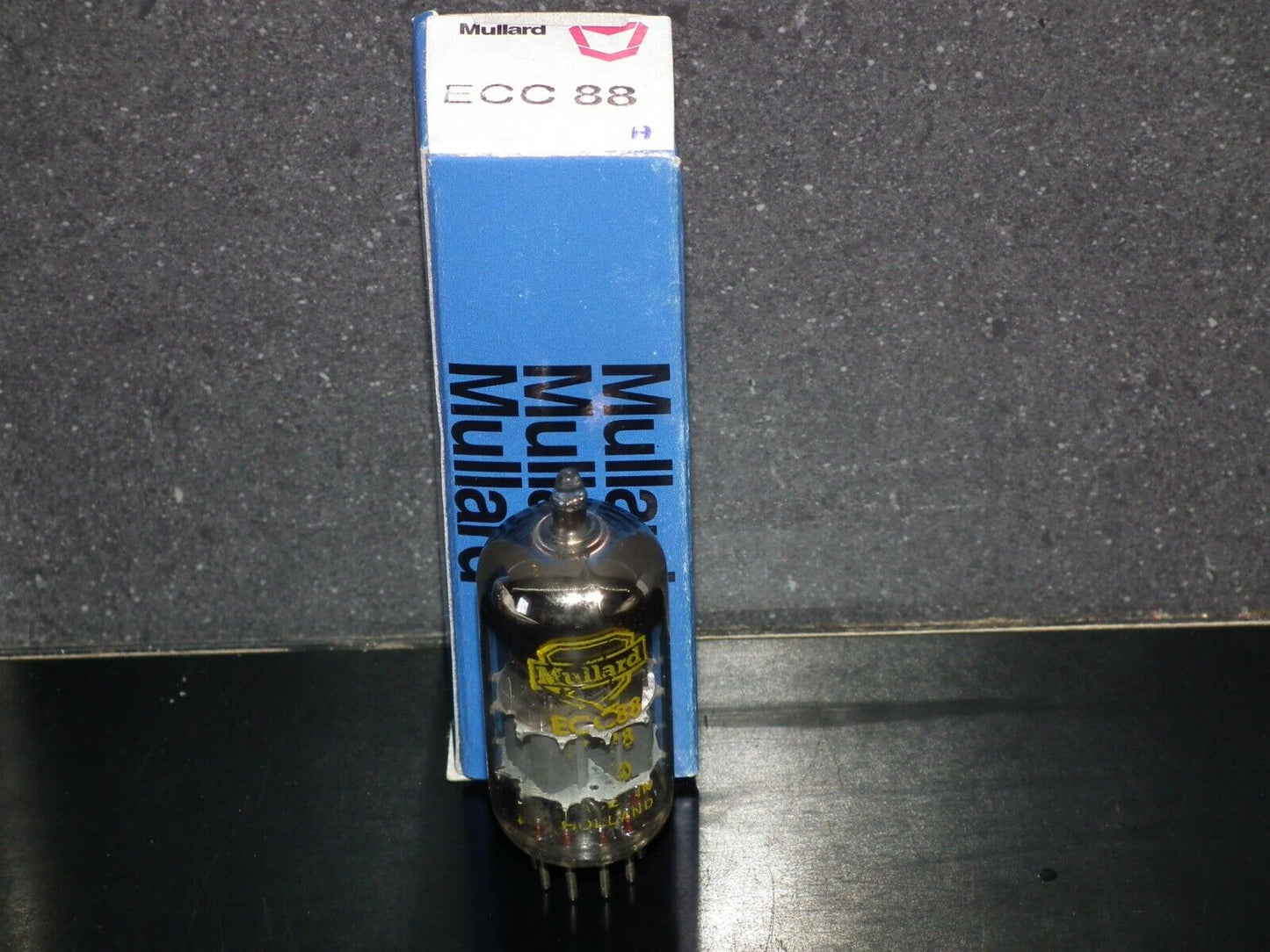 ECC88 Mullard 6DJ8 RARE Gray Shield Big O Getter Heerlen 60s Used Tested NOS