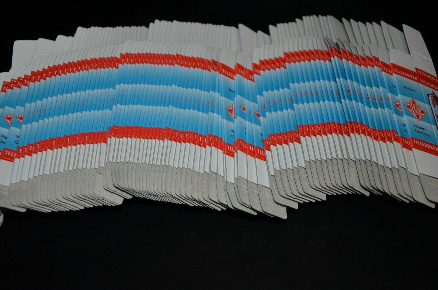 50 Stück TELEFUNKEN Röhrenboxen für Audioröhren ECC81-ECC88, E88CC E188CC...