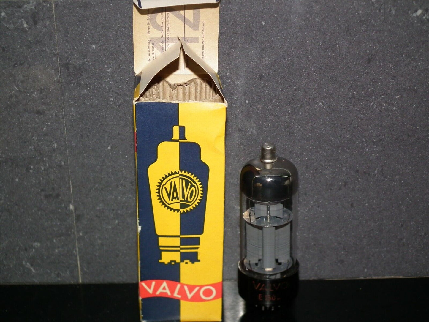 E130L Valvo NOS NIB (7534)