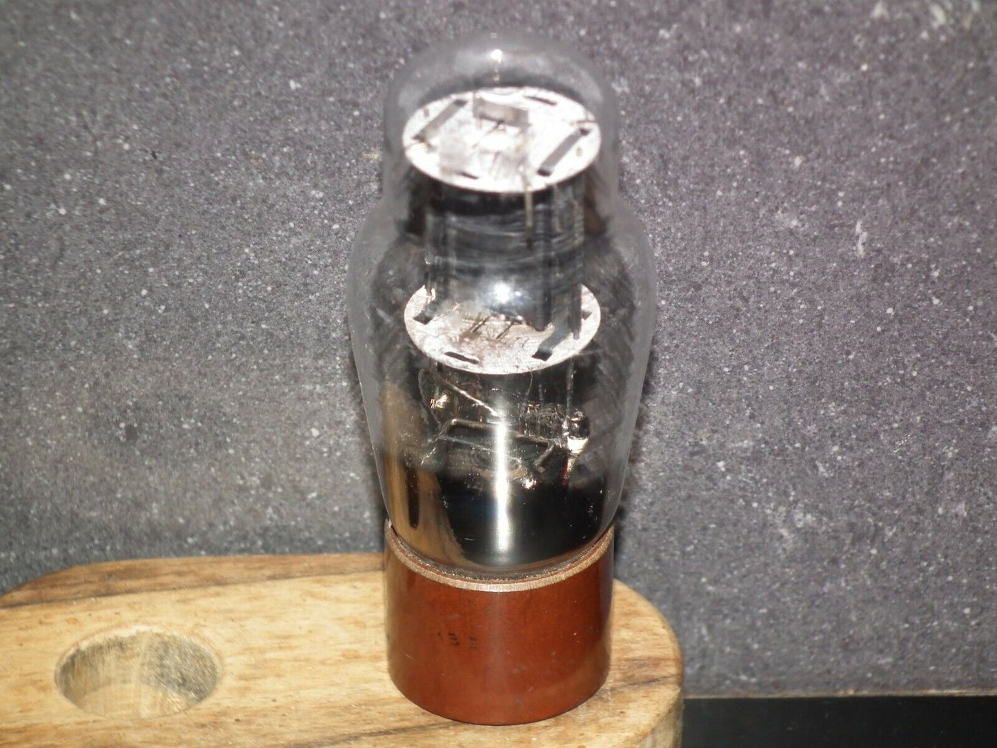 1626 RCA VT-137 NOS