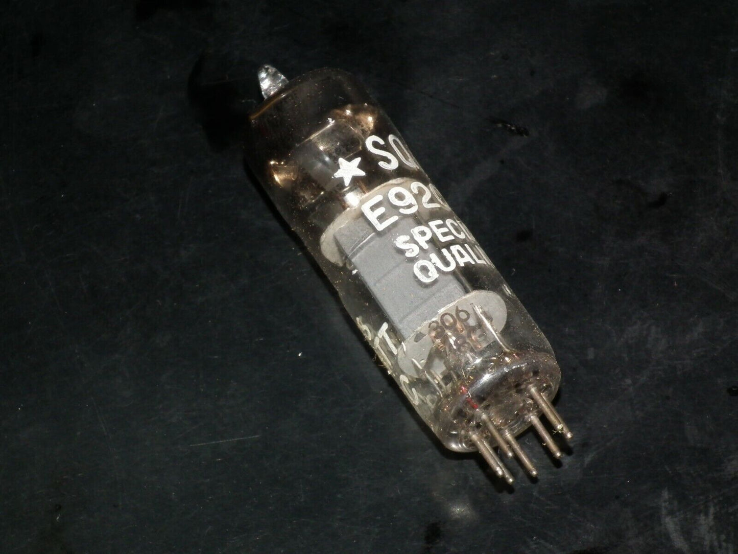E92CC Philips Miniwatt NOS NIB Ultra RARE Crossfoil D Getter