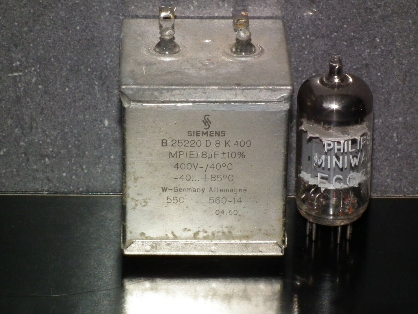 One vintage Siemens PIO capacitor 8u 400V Klangfilm audio 1960 8mfd