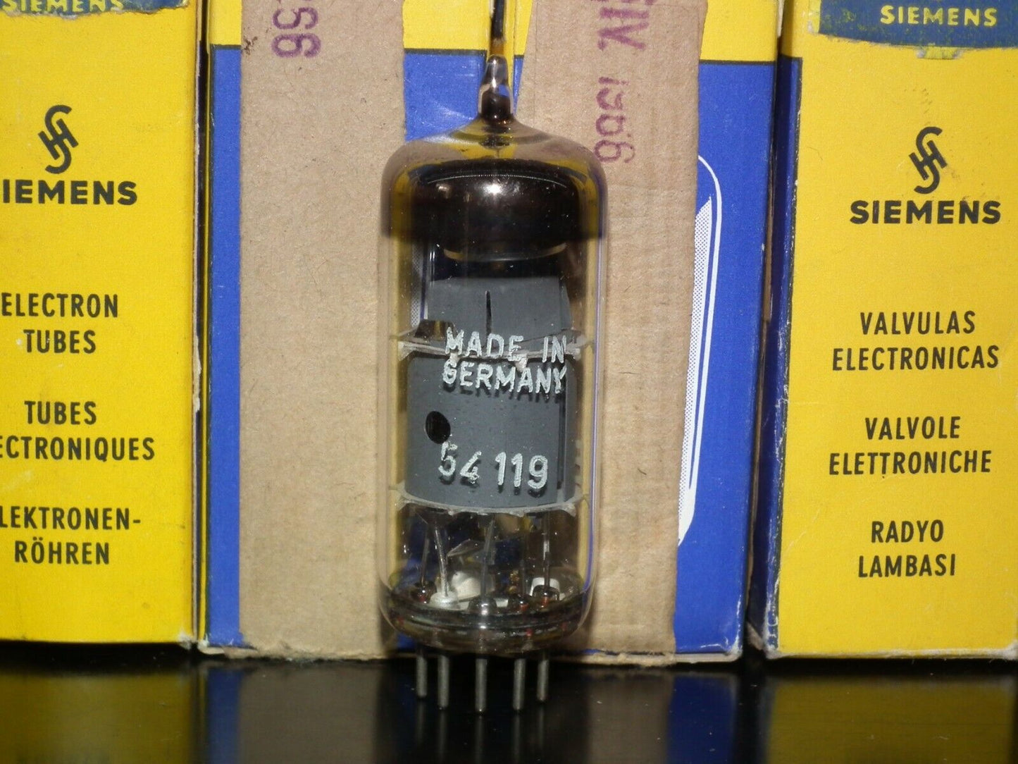 EF804S Telefunken NOS NIB Low Noise Diamond Bottom Siemens rebranded