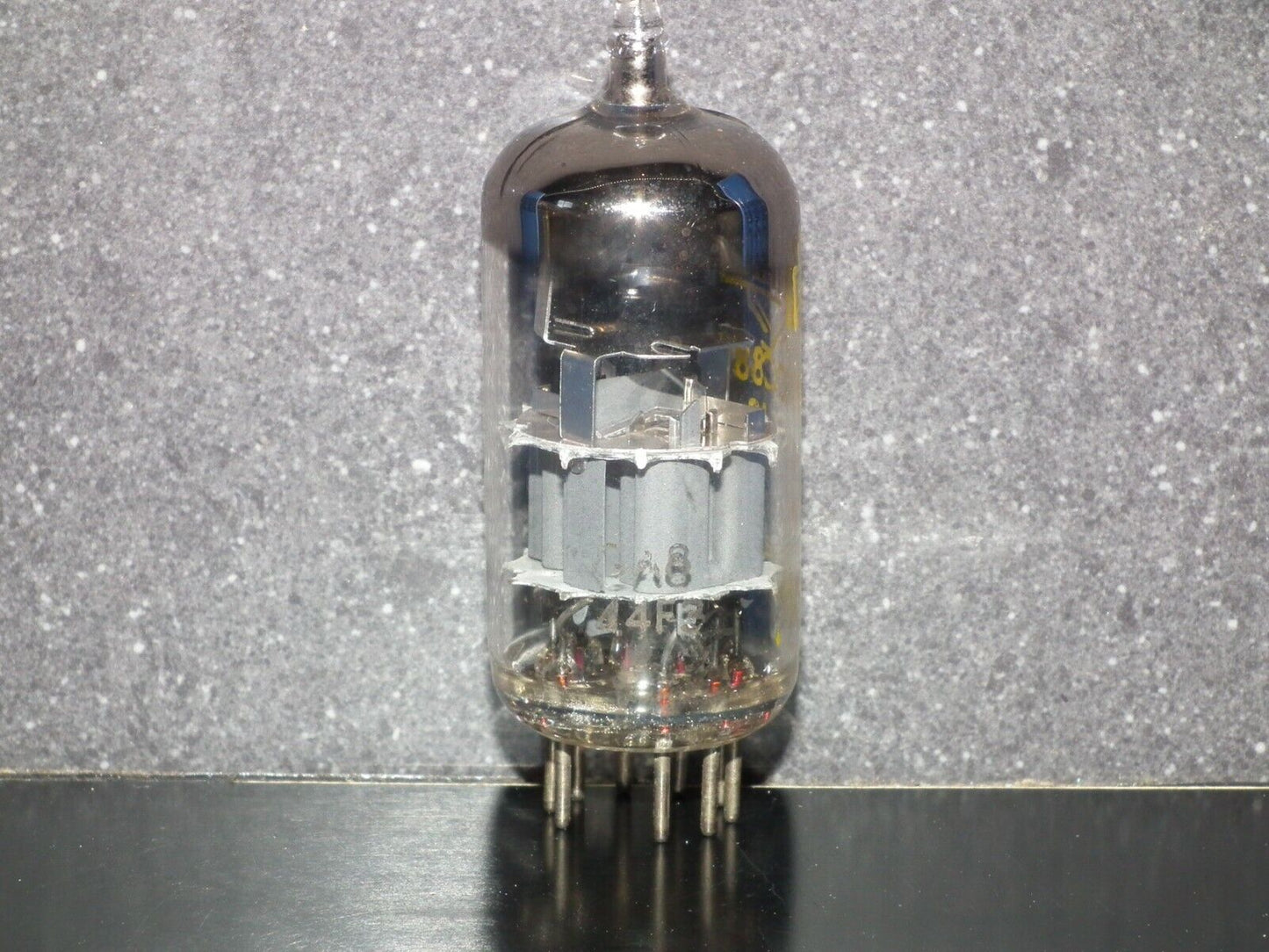 ECC88 Mullard 6DJ8 RARE Gray Shield Big O Getter Heerlen 60s Used Tested NOS