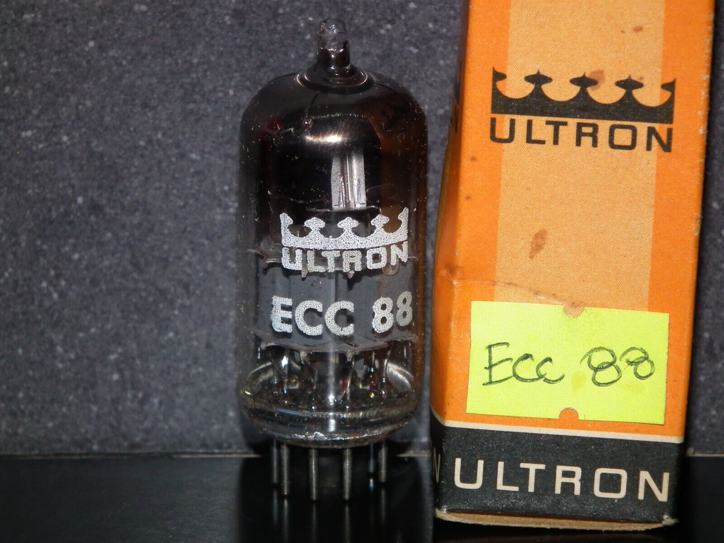 ECC88 Siemens Germany Rebranded ULTRON 6DJ8 NOS NIB