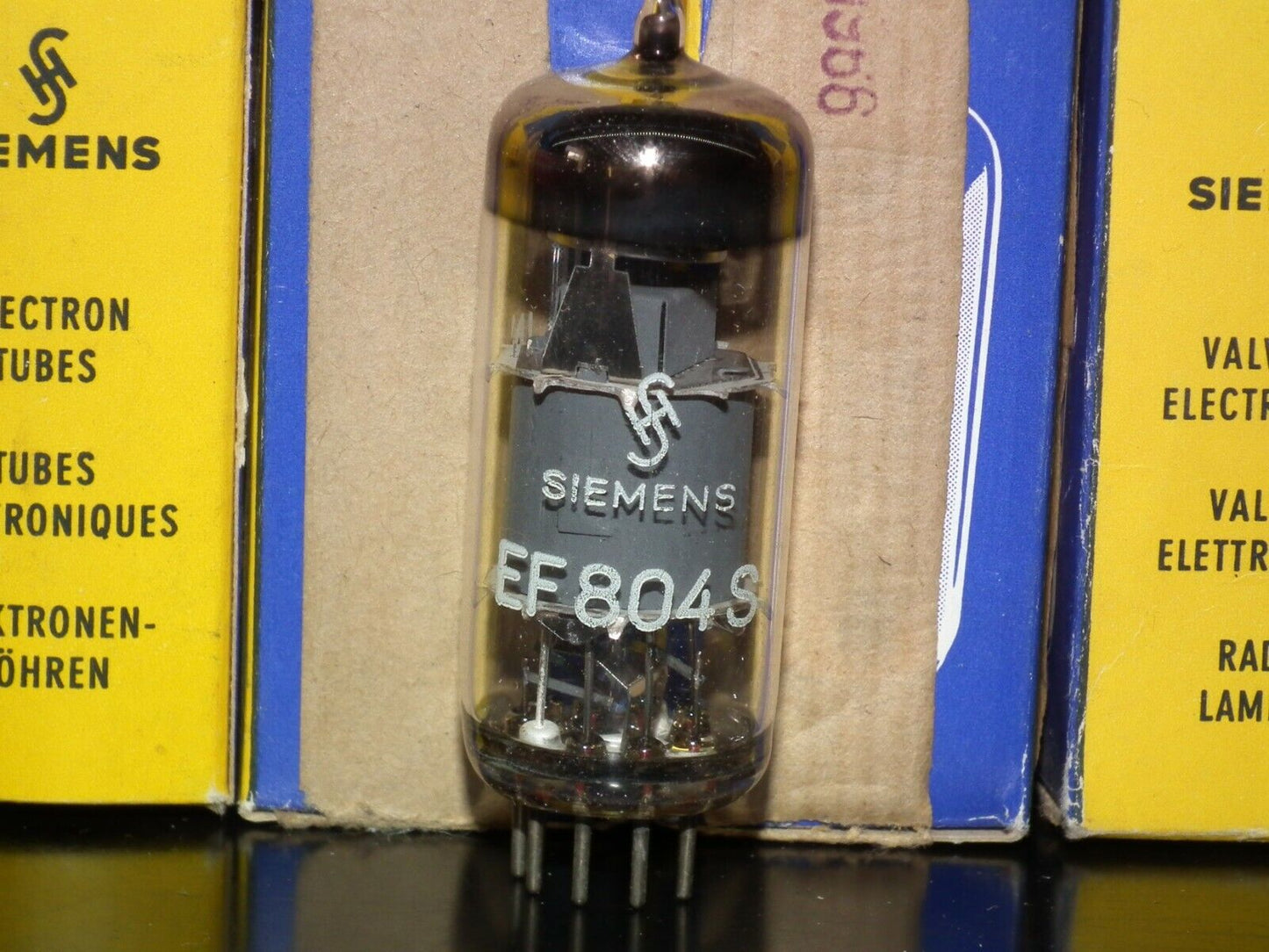 EF804S Telefunken NOS NIB Low Noise Diamond Bottom Siemens rebranded