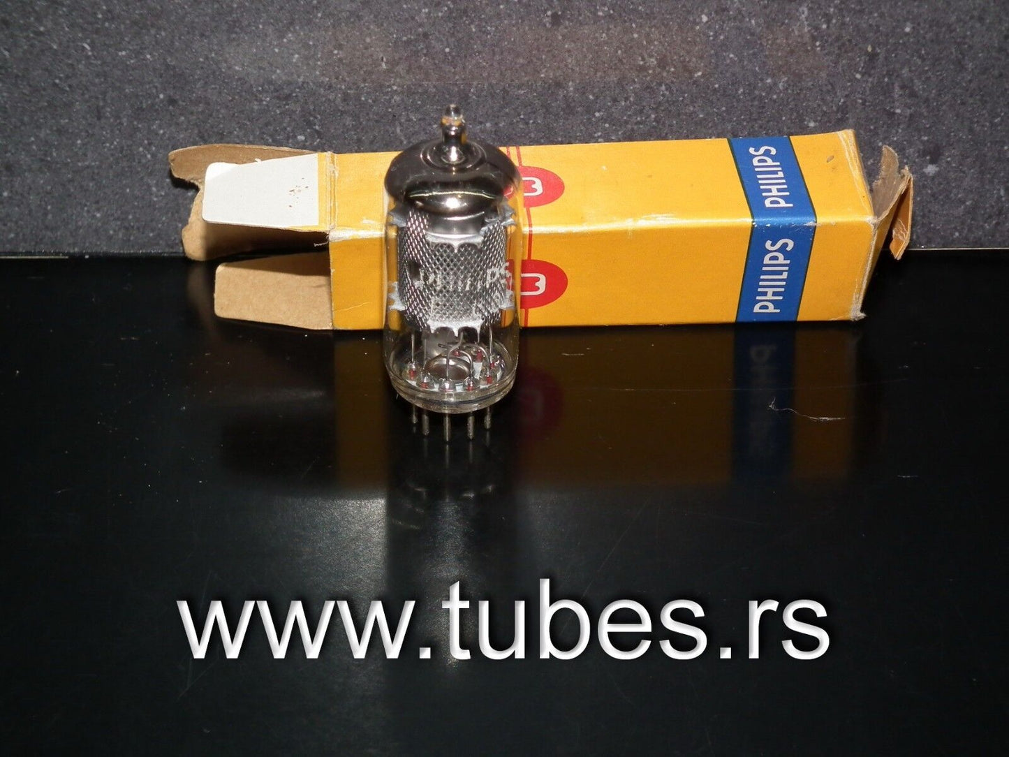 EF86 Philips 6267 NOS NIB big ring getter, Mazda Brussels tube plant 60S