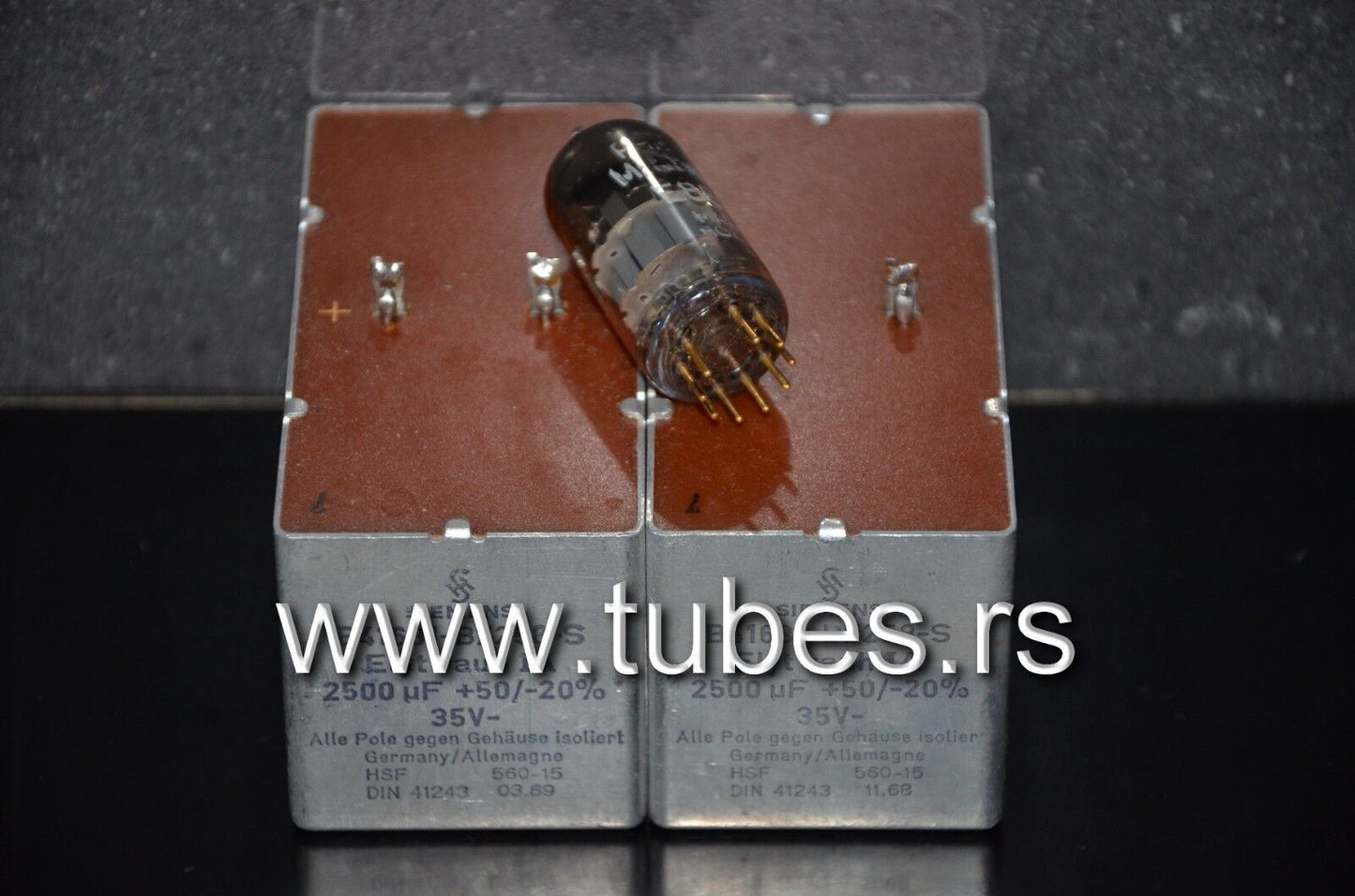 Two vintage Siemens electrolytic capacitors 2500uF / 35V Klangfilm, Germany
