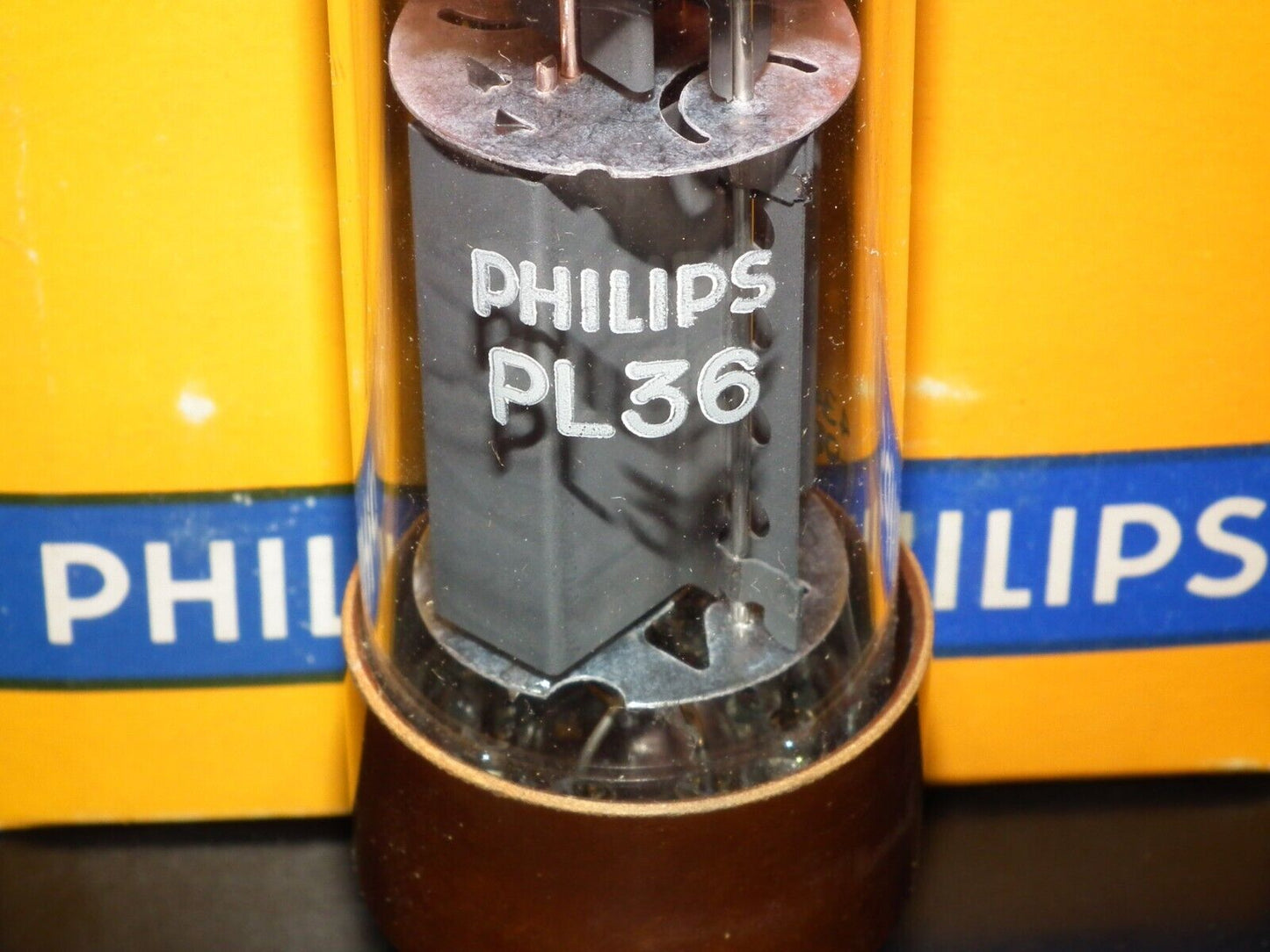 Two (2 pcs) PL36 Philips Siemens NOS NIB RARE Early Version Brown Base