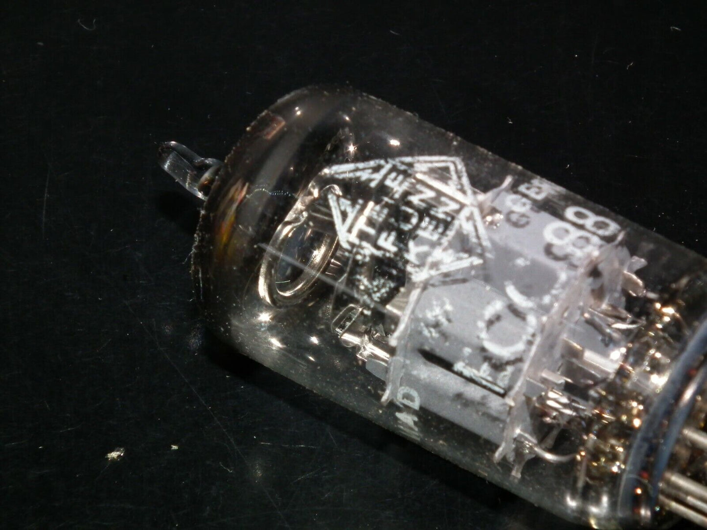 ECC88 Telefunken 6DJ8 NOS NIB balanced sections, low noise, diamond bottom
